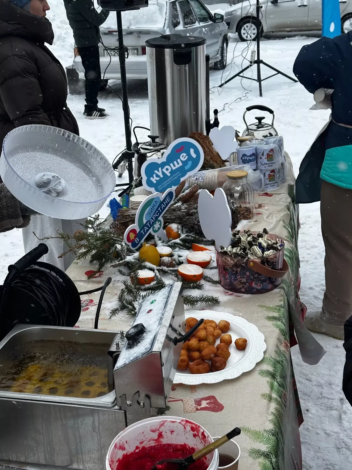 Кар, чәй һәм күршеләр: Апаста кышкы бәйрәм гөрләде