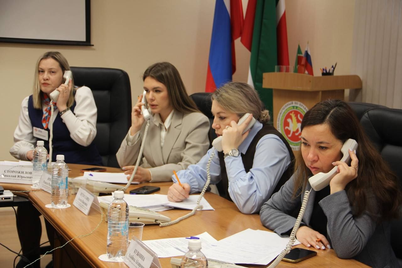 Хәрби хезмәткәрләрнең хокукларын яклау мәсьәләләре буенча кайнар линия узды