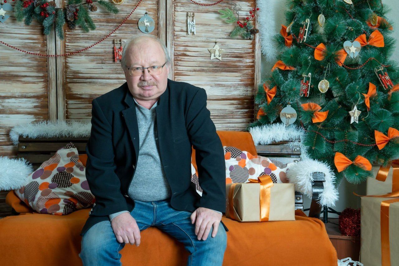 Азат Хөсәенов белән хушлашу: соңгы юлга озатканда булса да, аны сәхнә түрендә күрәсе килде