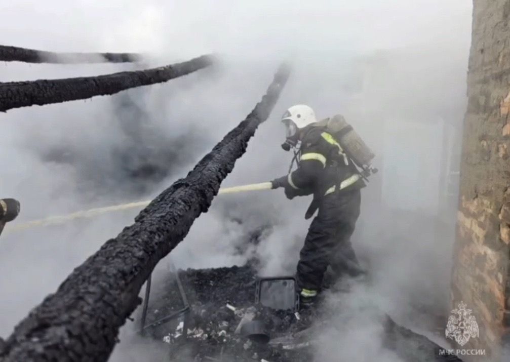 Апас районында коточкыч янгын: яшүсмер бала белән үги әтисе янган