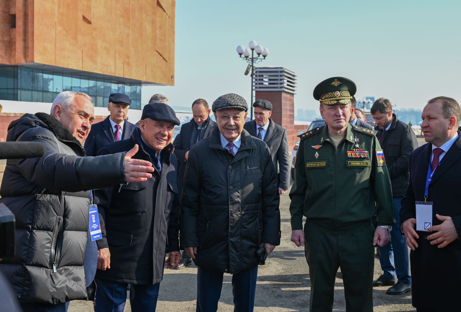 Фәрит Мөхәммәтшин Лисичанск һәм Рубежное шәһәрләрендә яшәүчеләргә гуманитар ярдәм җибәрүдә катнашты