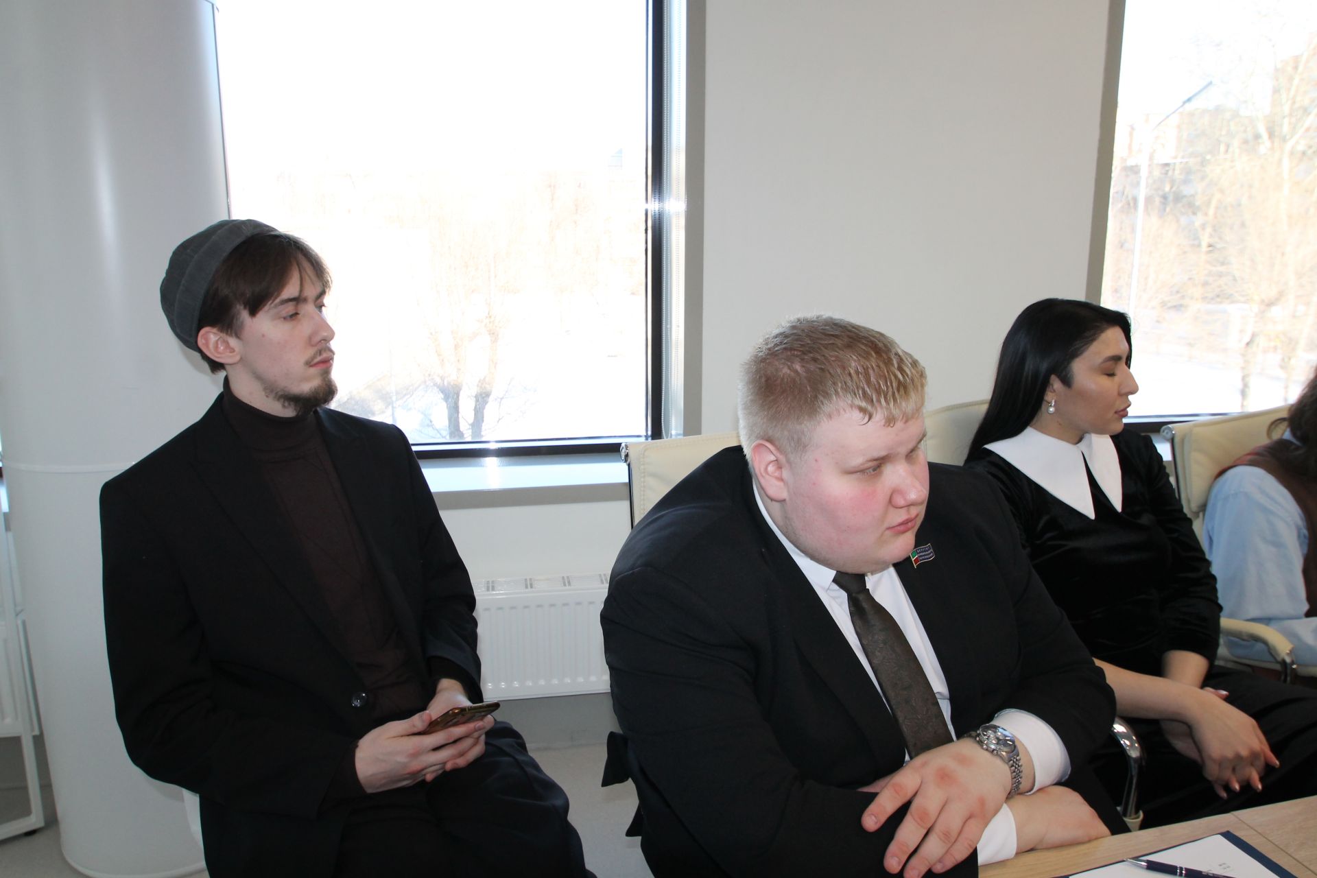 Дөньялыкта диваналарны гына мәҗбүриләп булмый