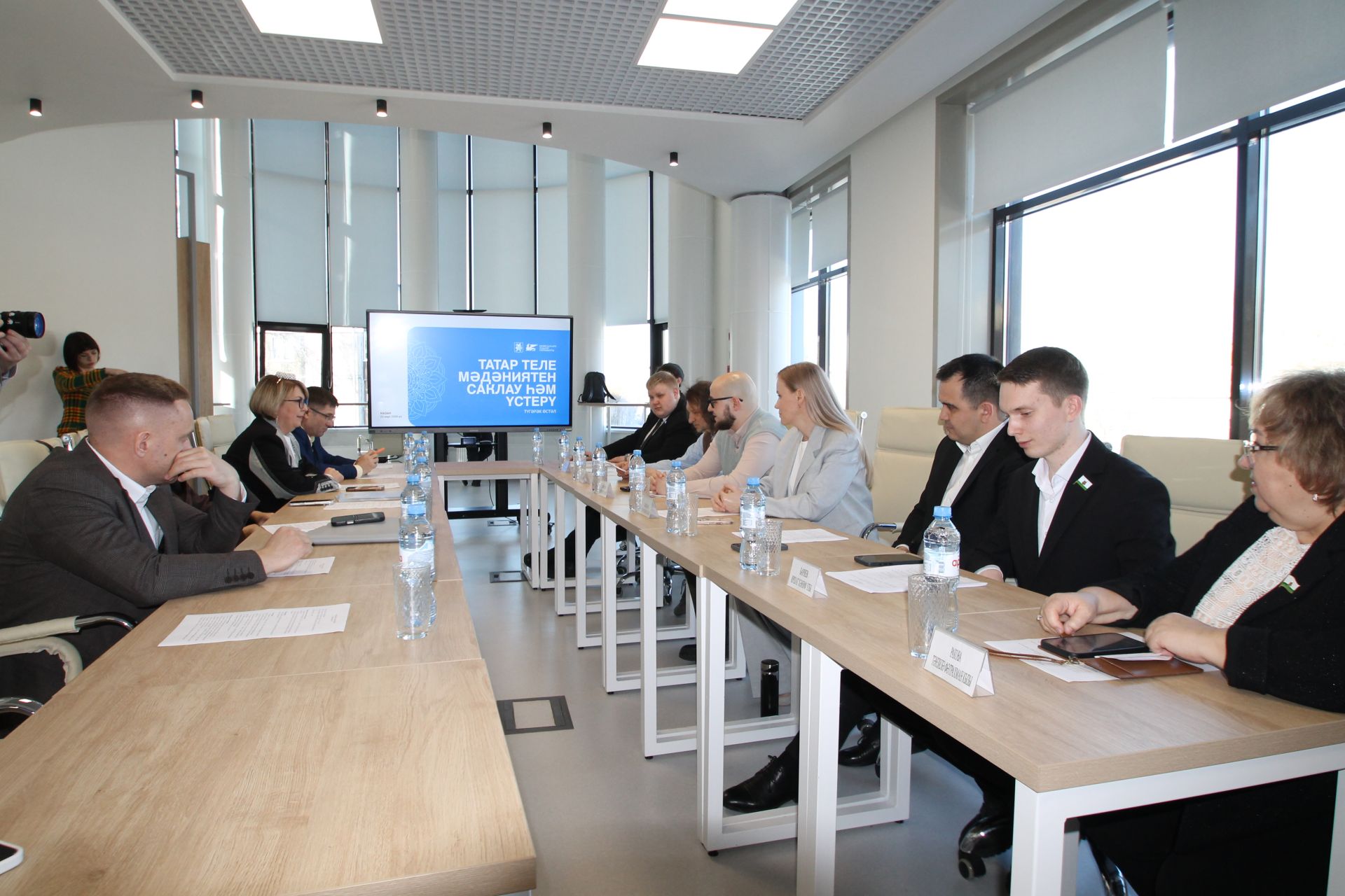 Дөньялыкта диваналарны гына мәҗбүриләп булмый