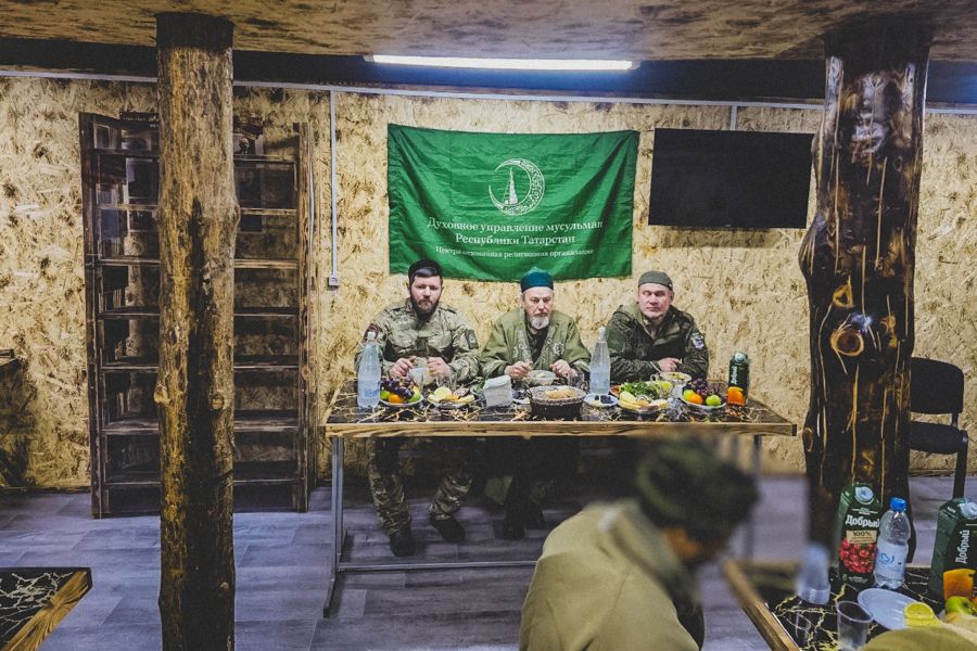 Нәзарәт МХО зонасында хәрбиләр өчен ифтарлар үткәрүне дәвам итә