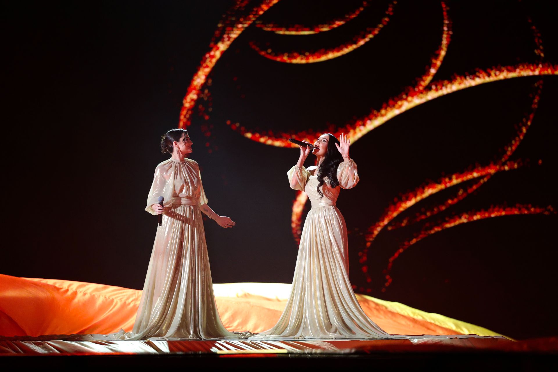 Казанда беренче тапкыр: 17 ил, 51 чибәркәй һәм өч таҗ