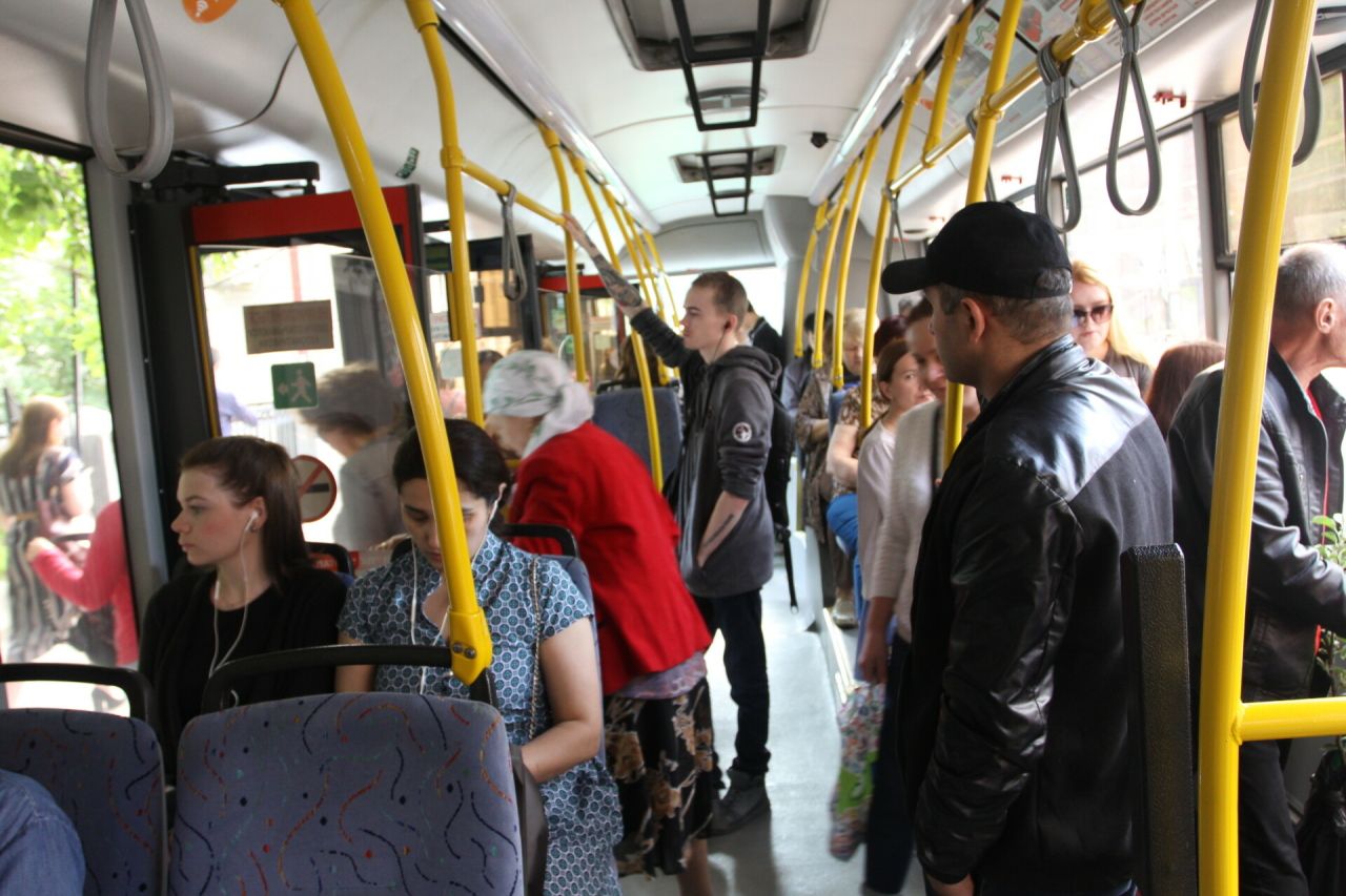 “Аллаһ сине зурласын…”: Казан автобусындагы кондуктор догасы