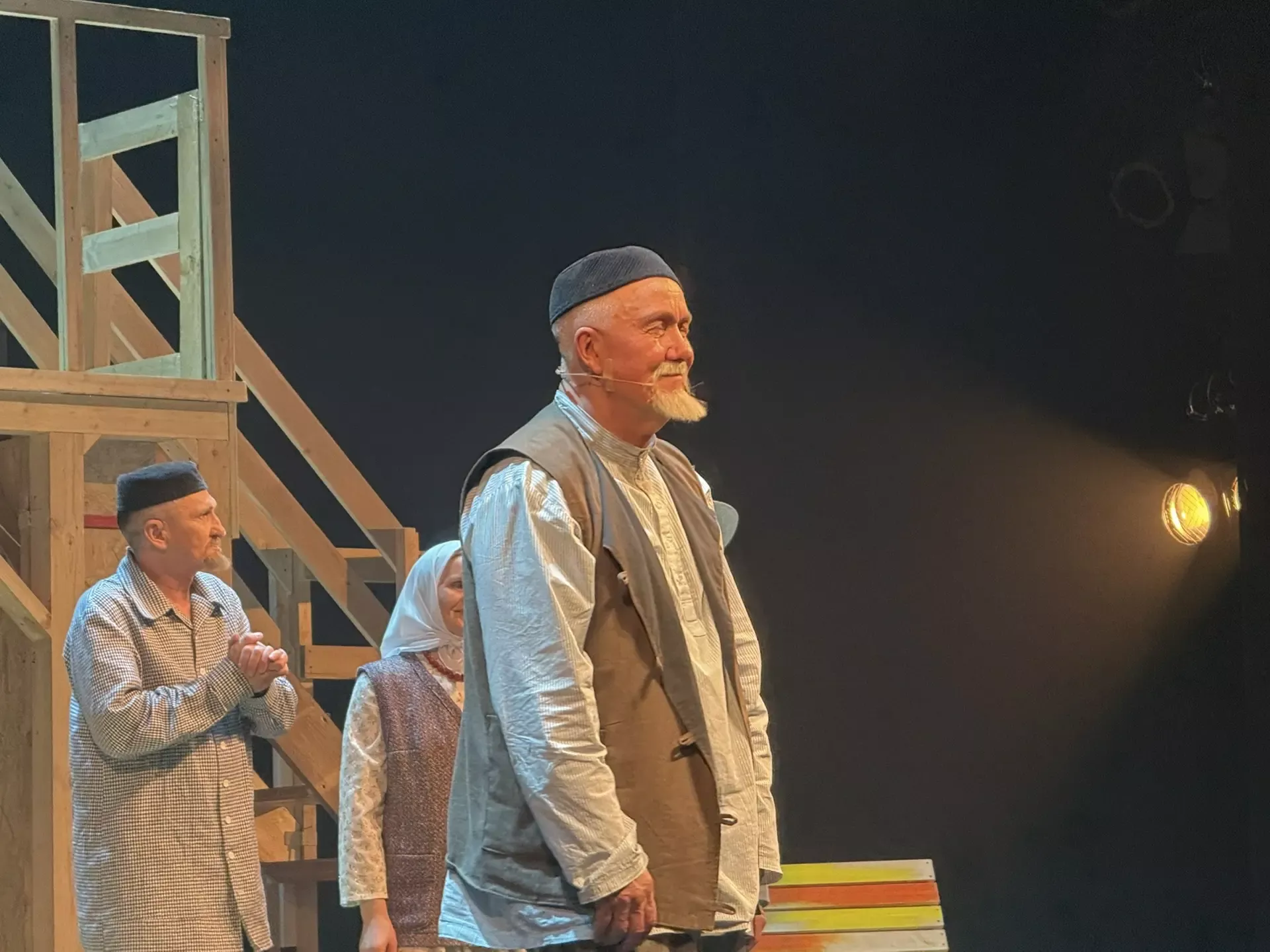 “Әлдермештән Әлмәндәр”: чәчәкләр яратучы Әҗәл һәм яңа Әлмәндәр