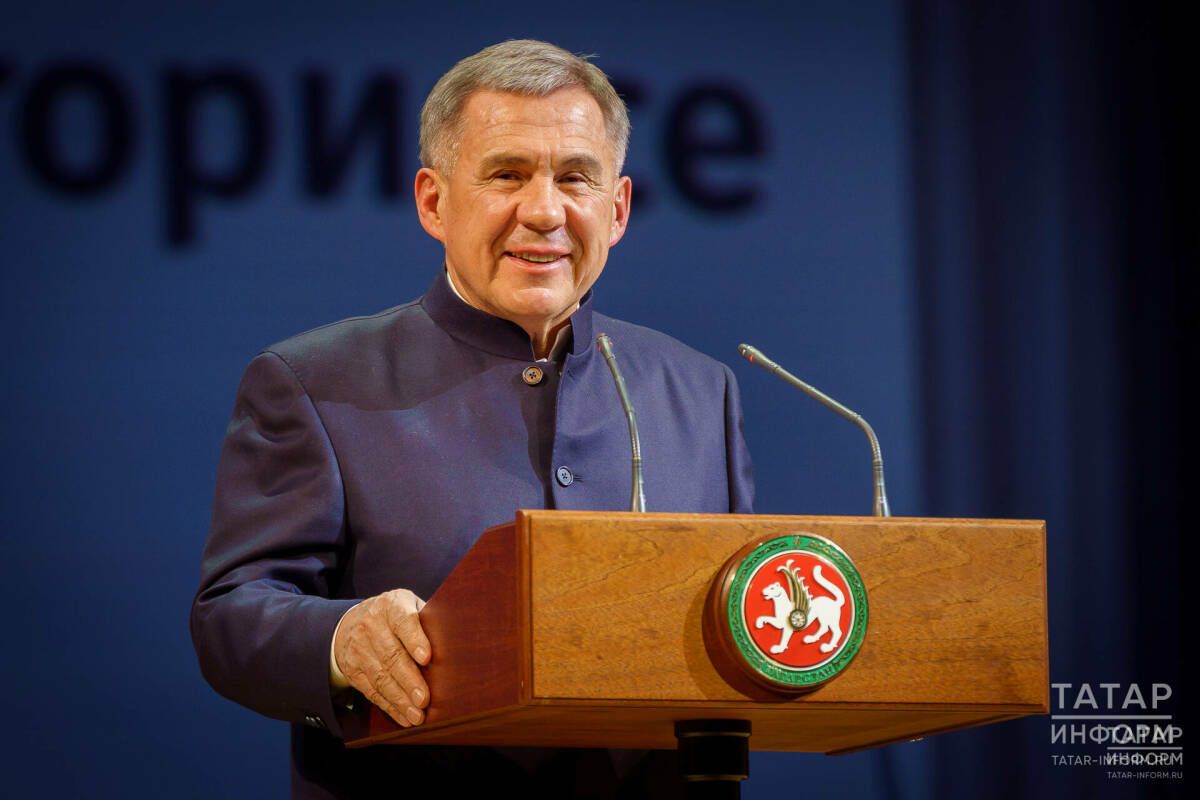 Миңнеханов «Динамо-Ак Барс» хатын-кызлар волейбол клубын чемпион титулы белән котлады