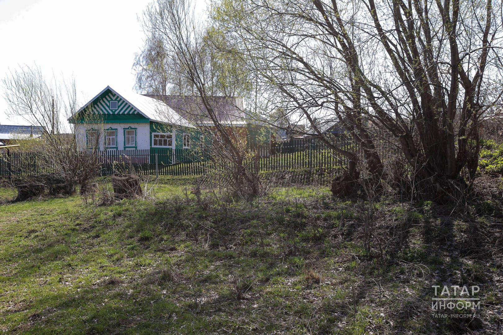 Тәрәзәгә карый алмыйм. Бәреп ватасым килә!