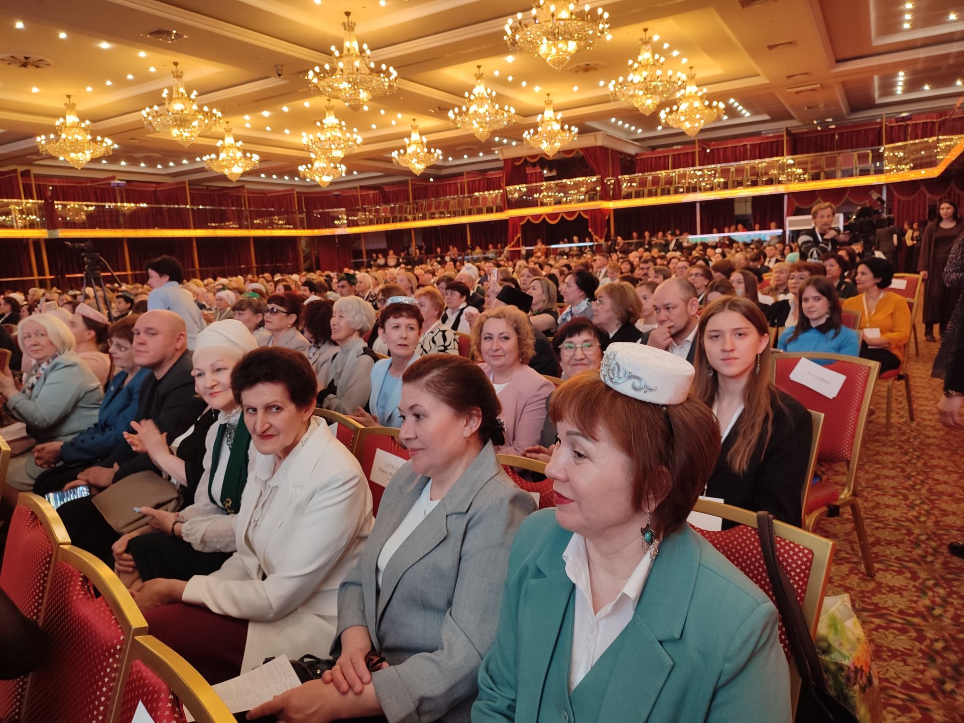 “Туган тел” җыены: Милләт язмышы - татар мөгаллиме кулында