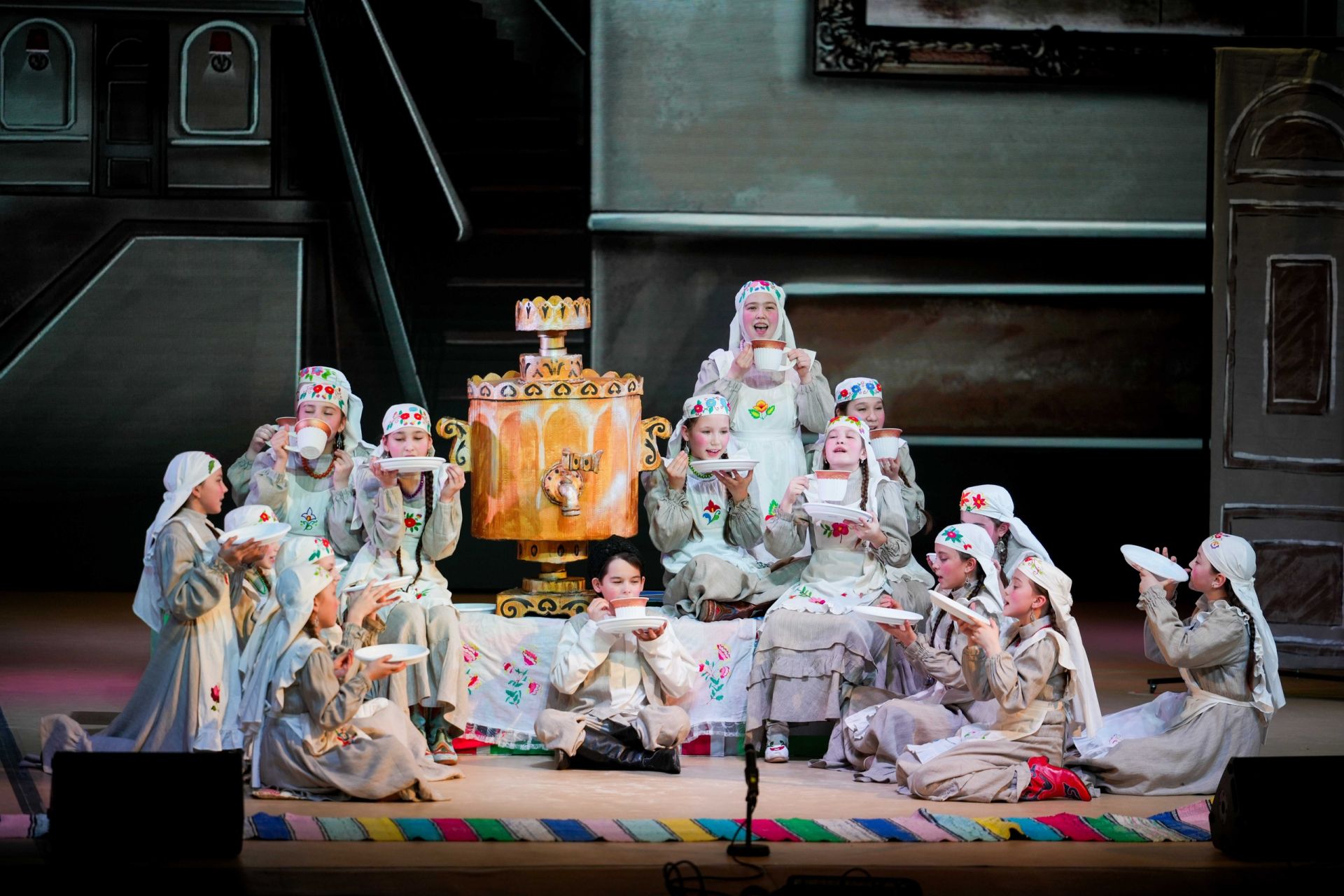 «Апуш» татар балалар театр студиясе Ижау шәһәрендә Татарстан данын яклады