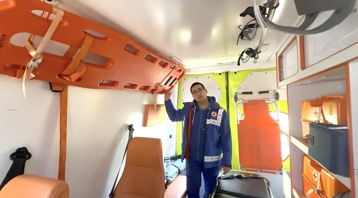 Кемдер безне елмаеп каршы ала, ә кемдер пычак тотып тора...