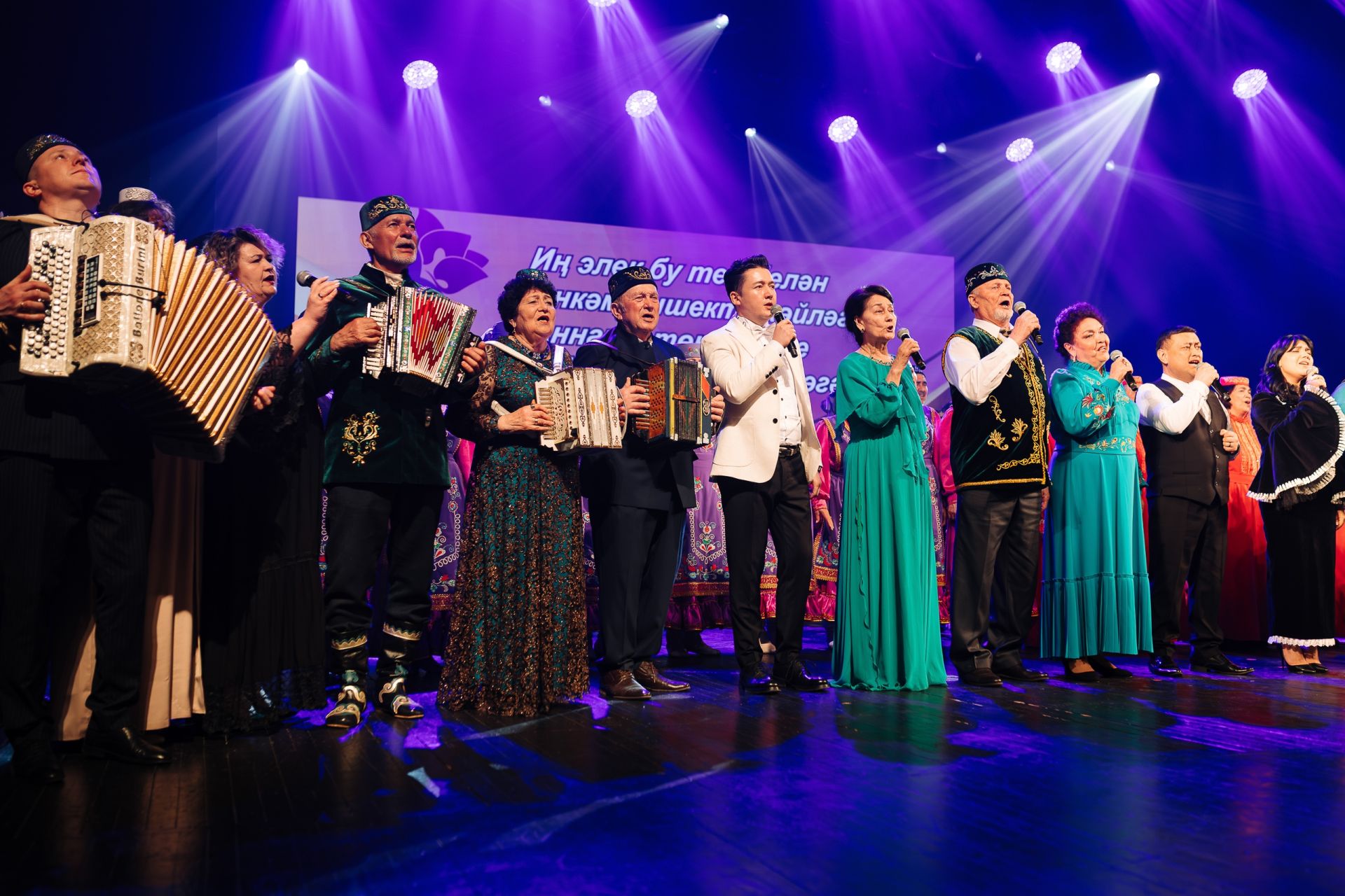 Халык җәүһәрләре: эретеп ябыштыручы, тәрбияче һәм зур хатын