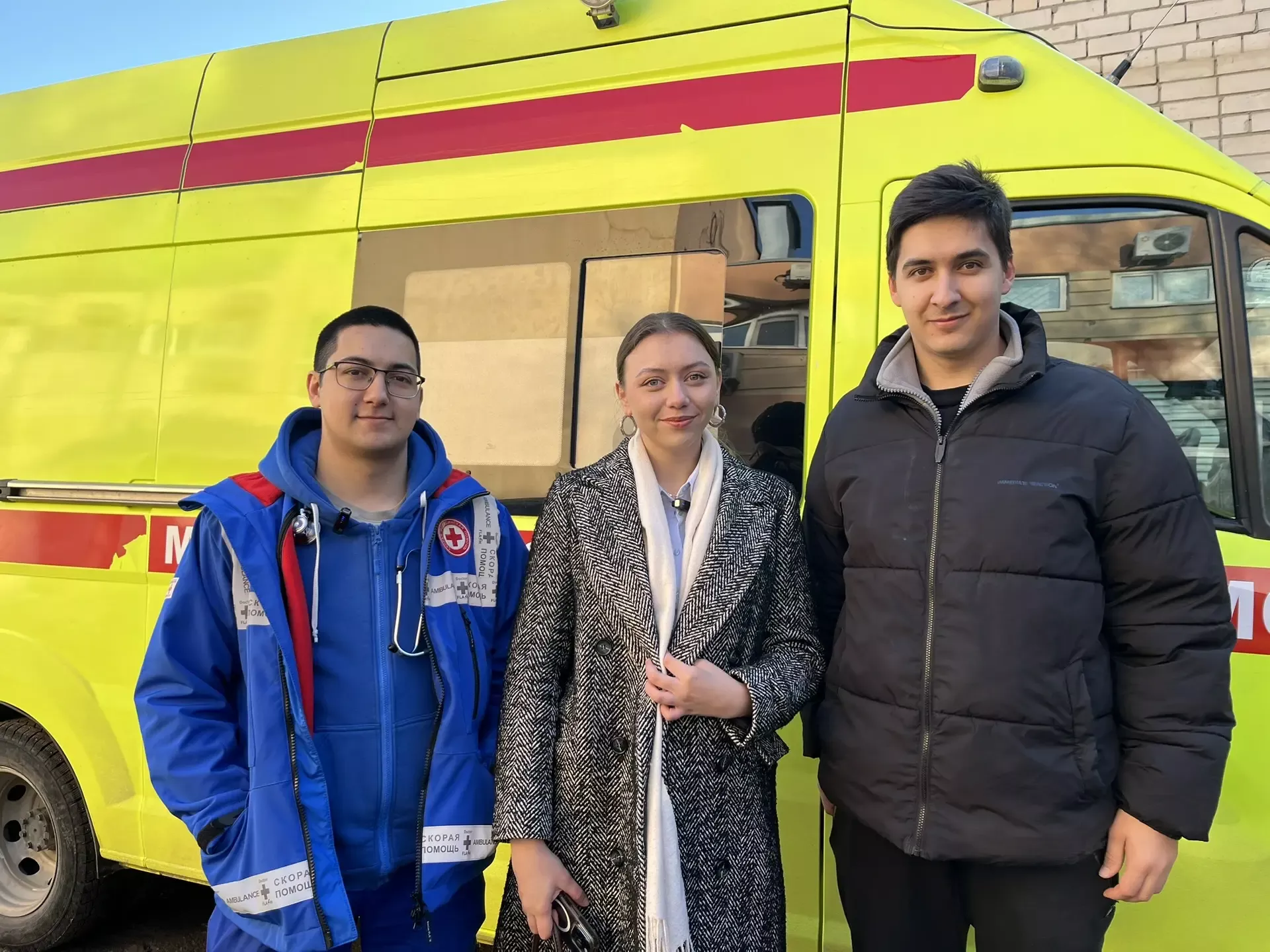 Кемдер безне елмаеп каршы ала, ә кемдер пычак тотып тора...