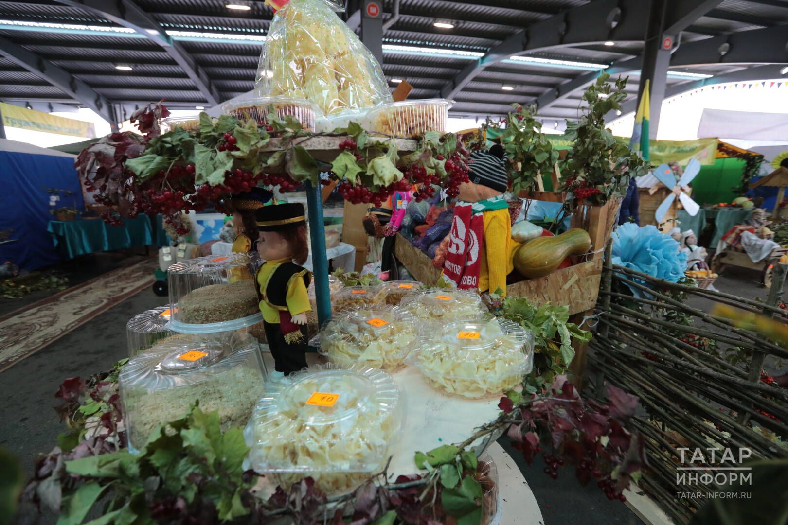 «Кызыл бәя – алдау түгелме?»: төсләр ярдәмендә безне ничек сатып алырга мәҗбүр итәләр