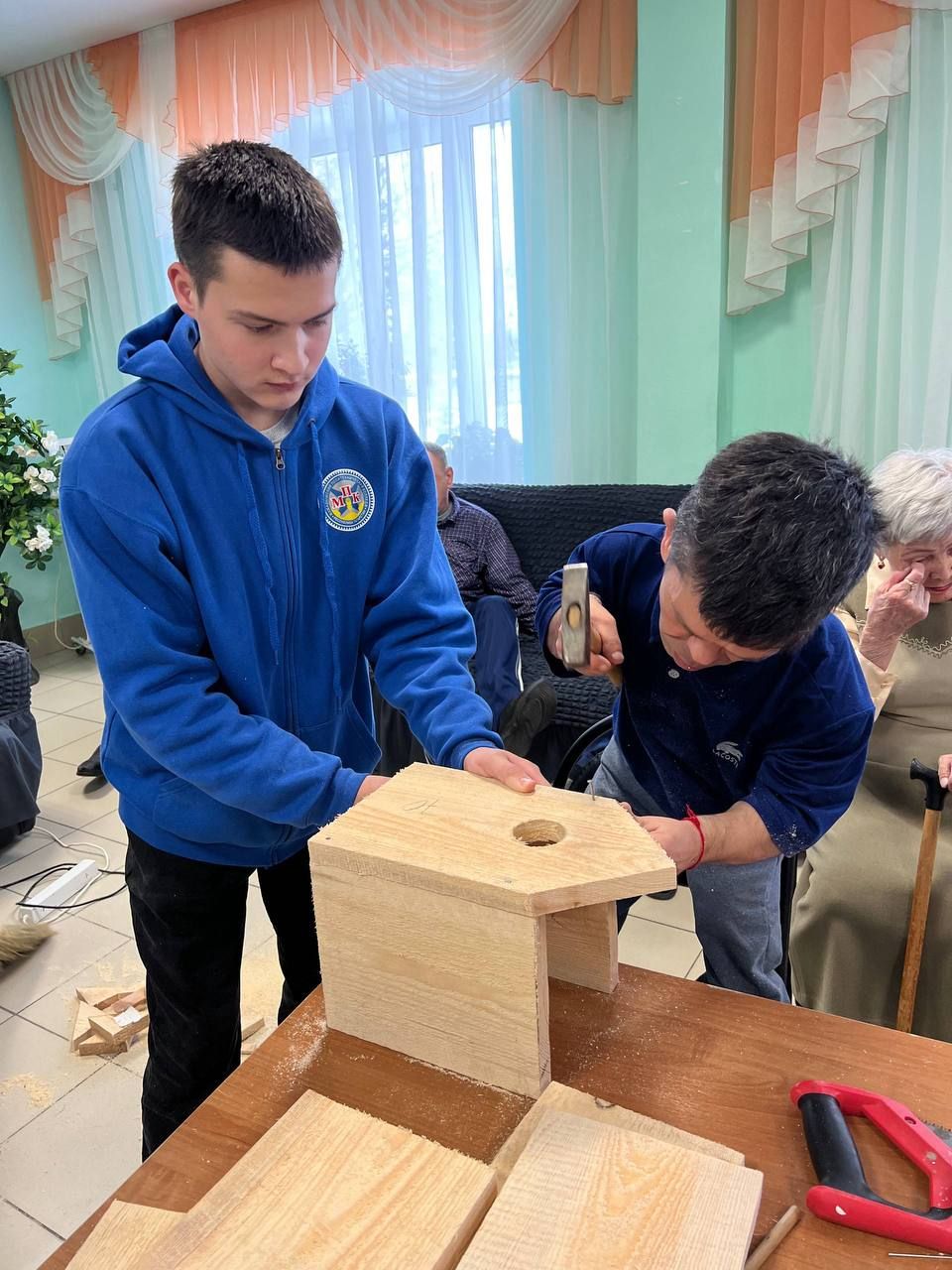 «39 елдан соң — беренче сыерчык оясы»: Мамадышта студентлар һәм интернатта яшәүчеләр бергә иҗат итте