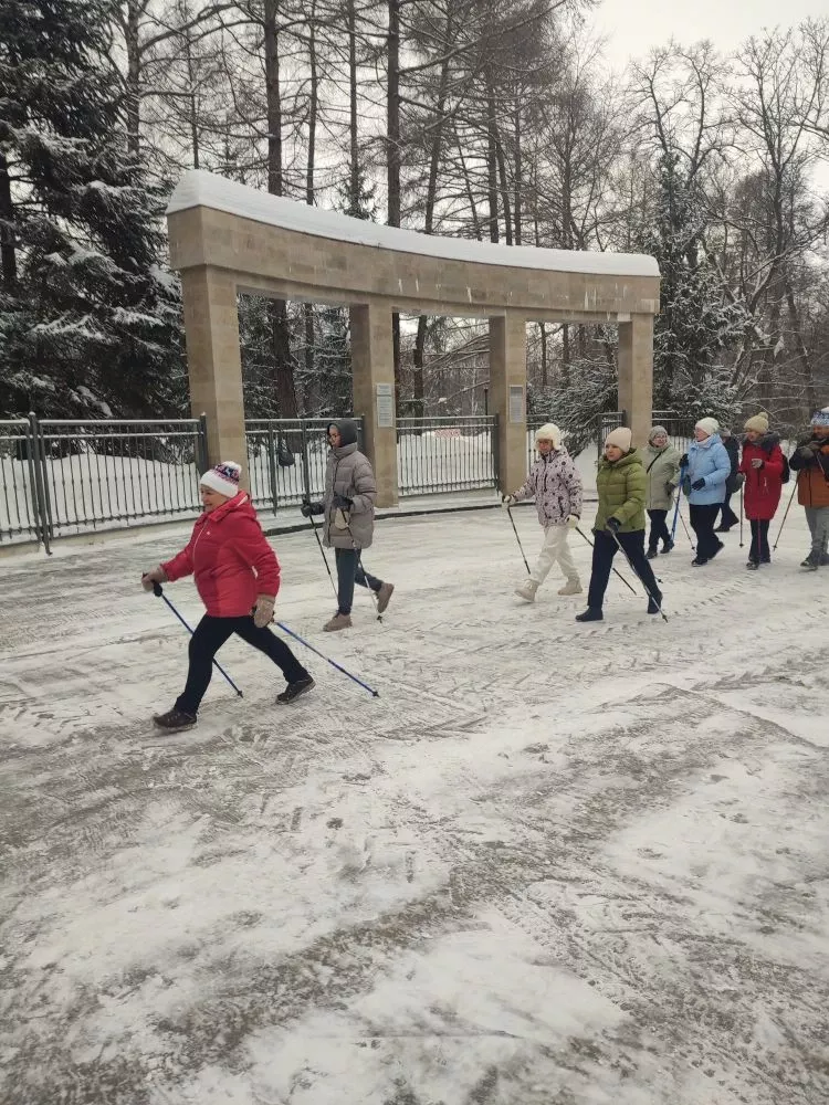 Паркларда Скандинав йөреше популярлашты