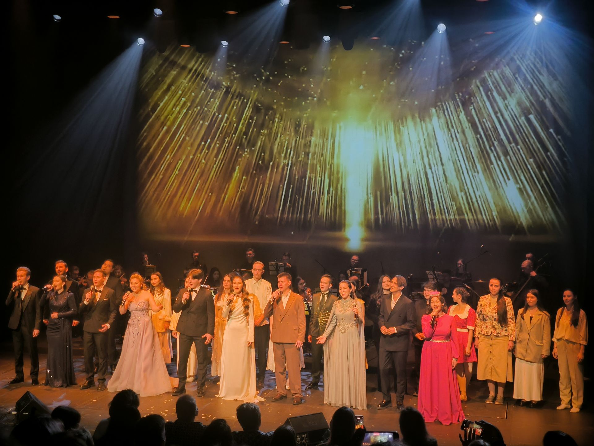 “Калеб” язгы дулкын күтәрде: Камал сәхнәсендә яшь иҗатчылар балкыды