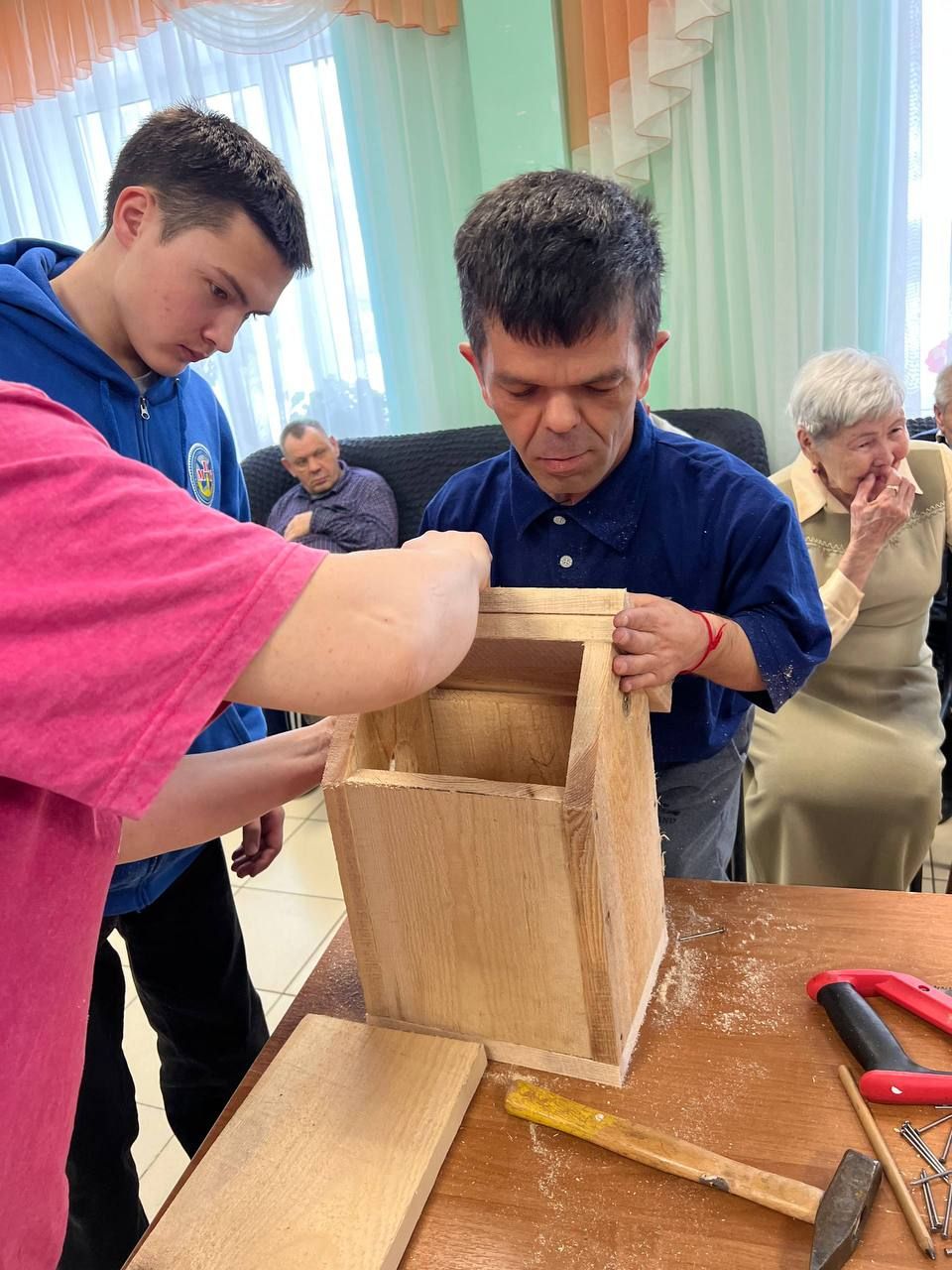 «39 елдан соң — беренче сыерчык оясы»: Мамадышта студентлар һәм интернатта яшәүчеләр бергә иҗат итте