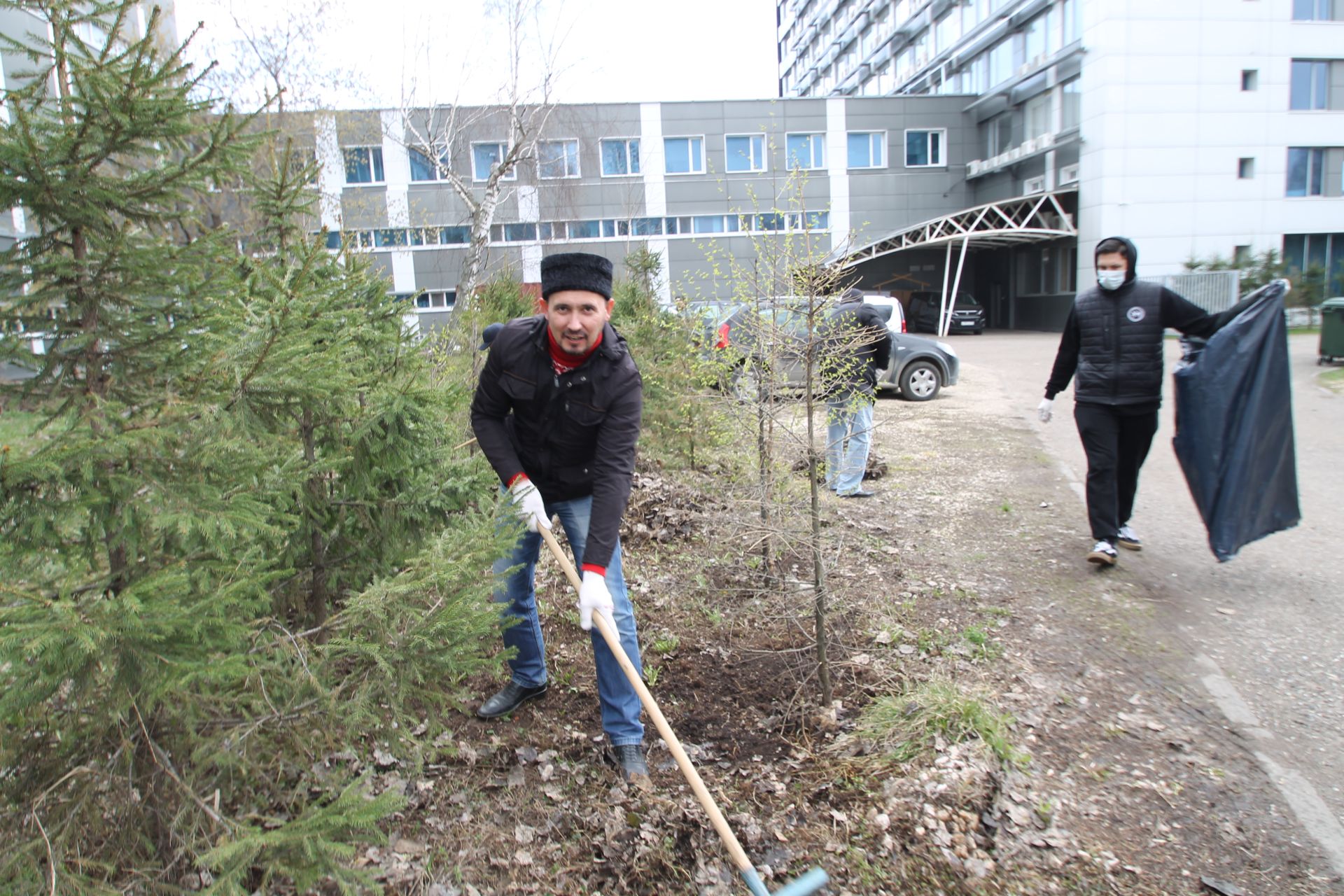 «Өмә дә, коймак та»: «Татмедиа»да журналистларны тәмле сый белән куандырдылар