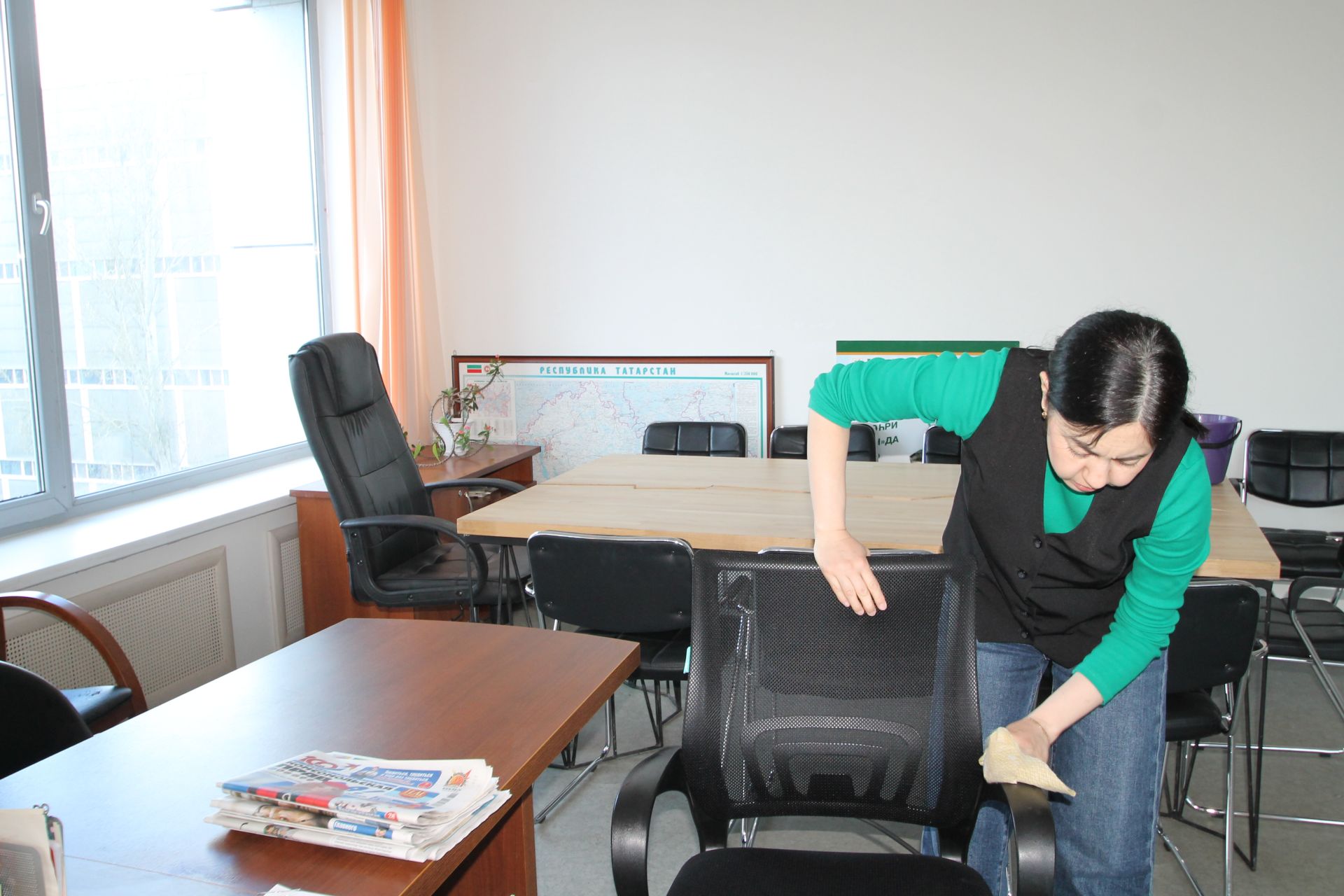 «Өмә дә, коймак та»: «Татмедиа»да журналистларны тәмле сый белән куандырдылар