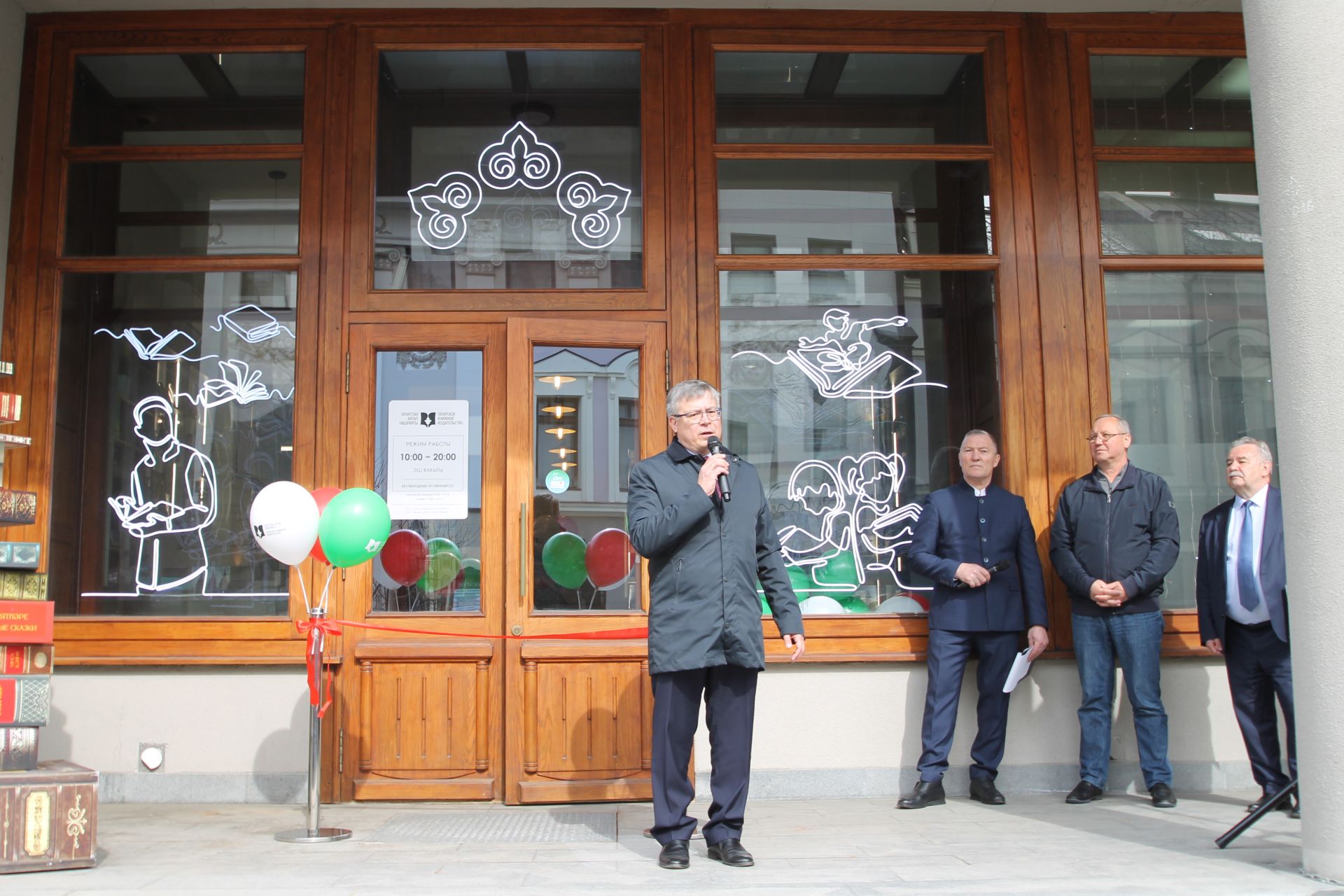 “Халык китап укымый, дигән сүз дөрес түгел”