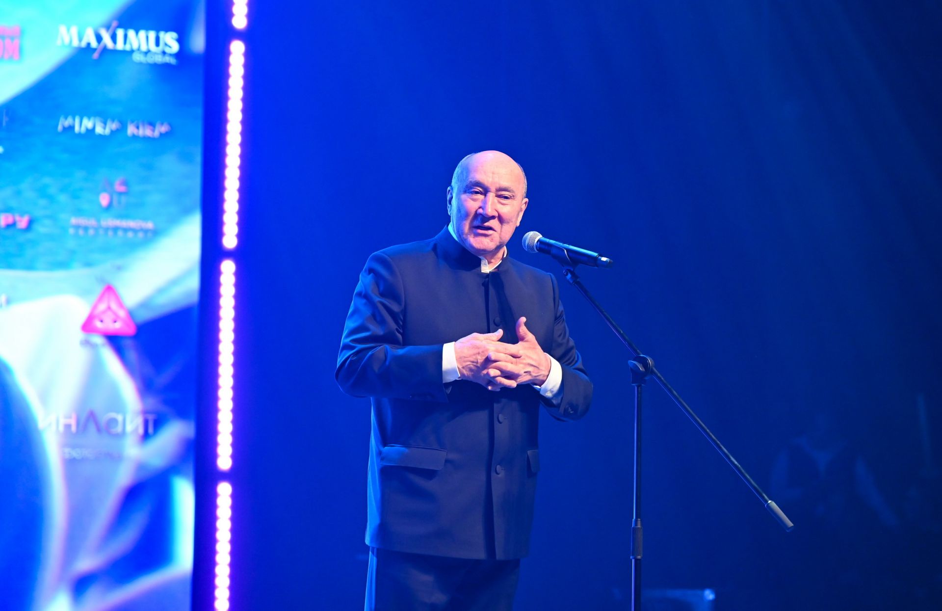 Марат Әхмәтов: «Сез үз талантыгыз аша киләчәк буыннарга милли гореф-гадәтләребезне тапшырасыз»