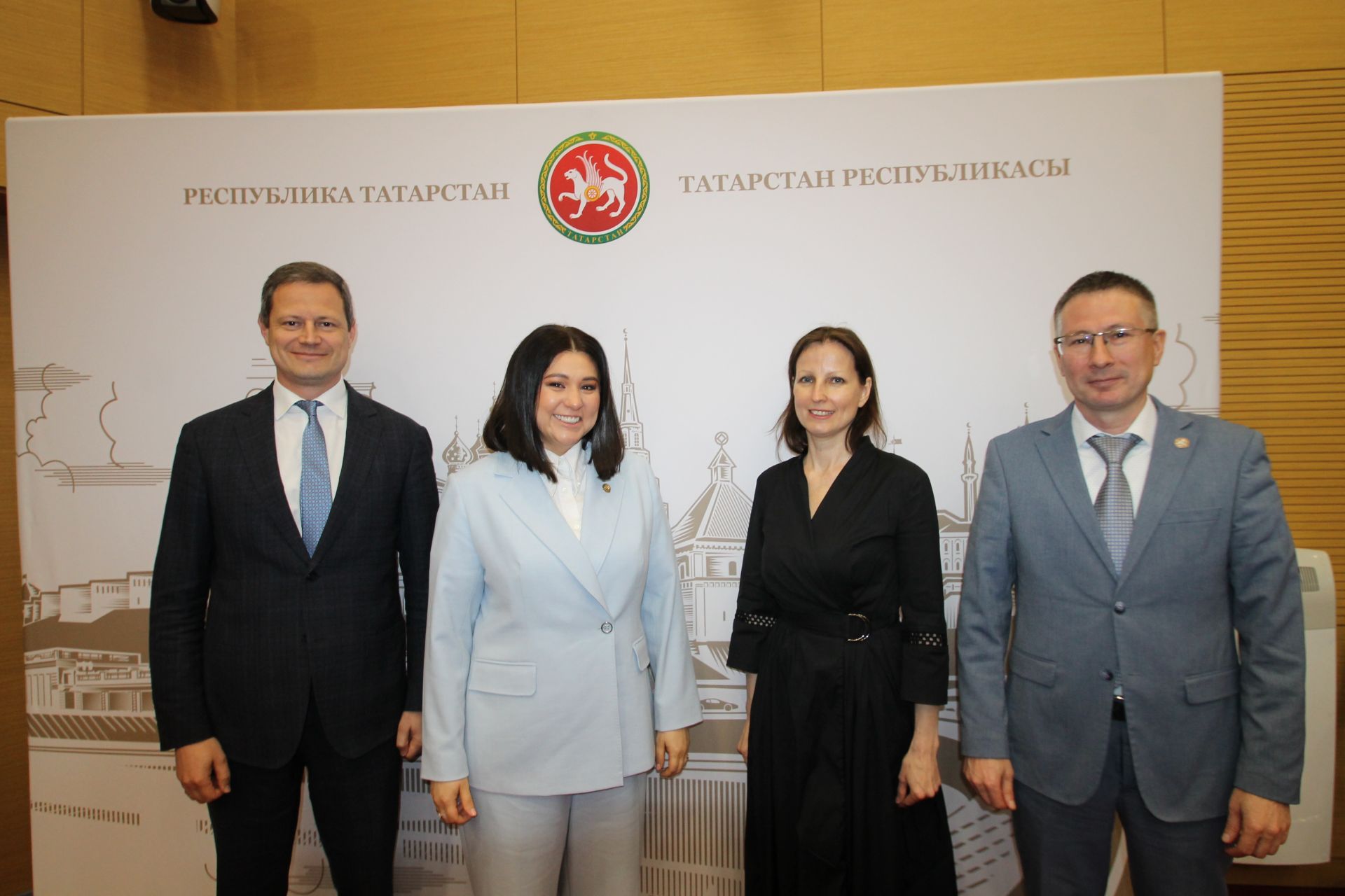 Форум делегатлары китте, ә рабыня Изаура кабат Казанга җыена