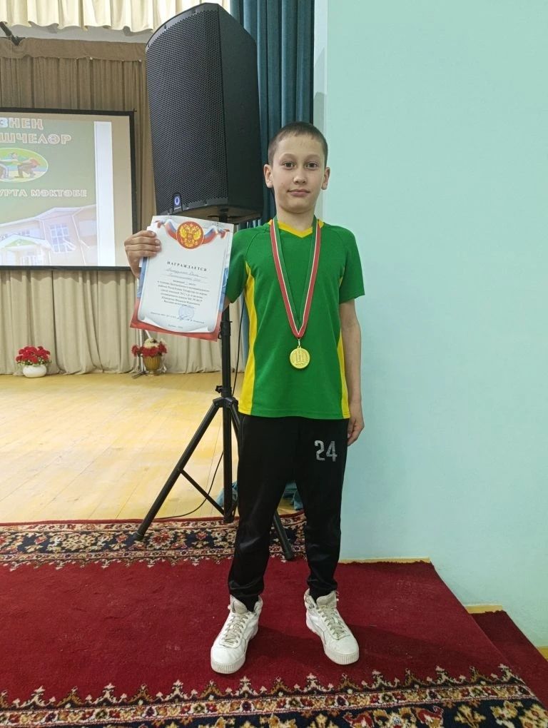 “Откан акчаларына бүләкләр алып туганнарга өләшә”
