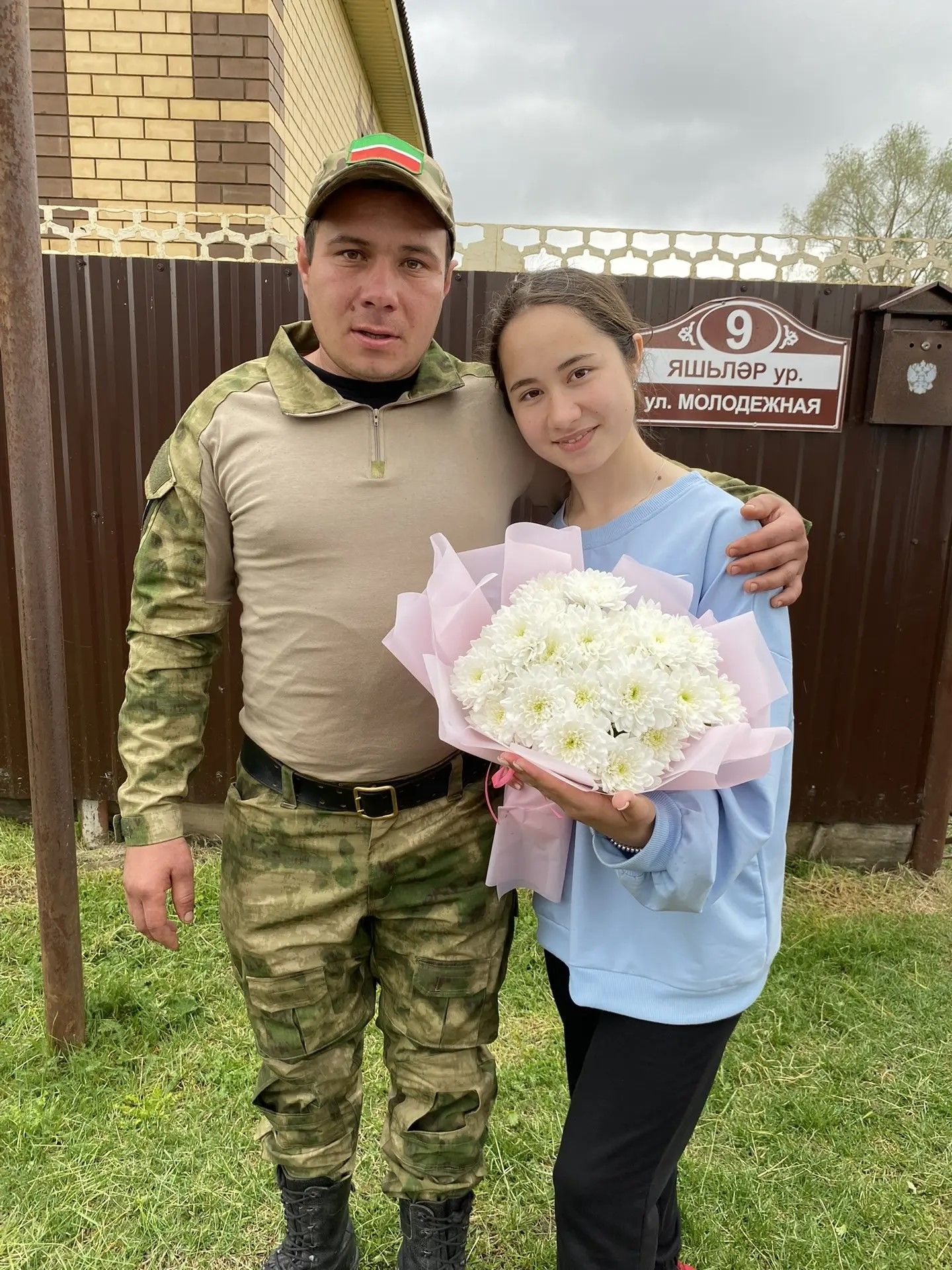 «Татар кызлары» хитына сүзләр язган 20 яшьлек кыз: «Шигырь язарга мине кайгы өйрәтте»