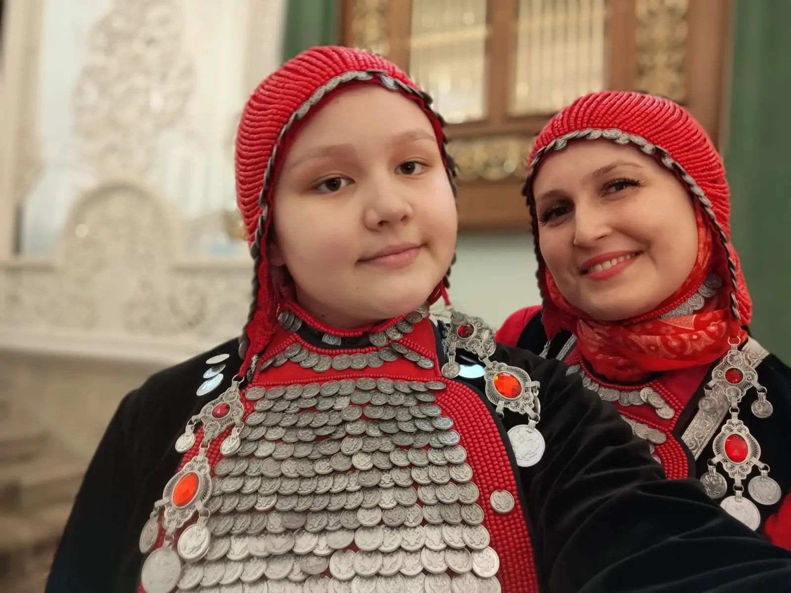 Телне мәҗбүриләп түгел, мәхәббәт белән өйрәтәләр: Шәрәфиевлар гаиләсе тәҗрибәсе