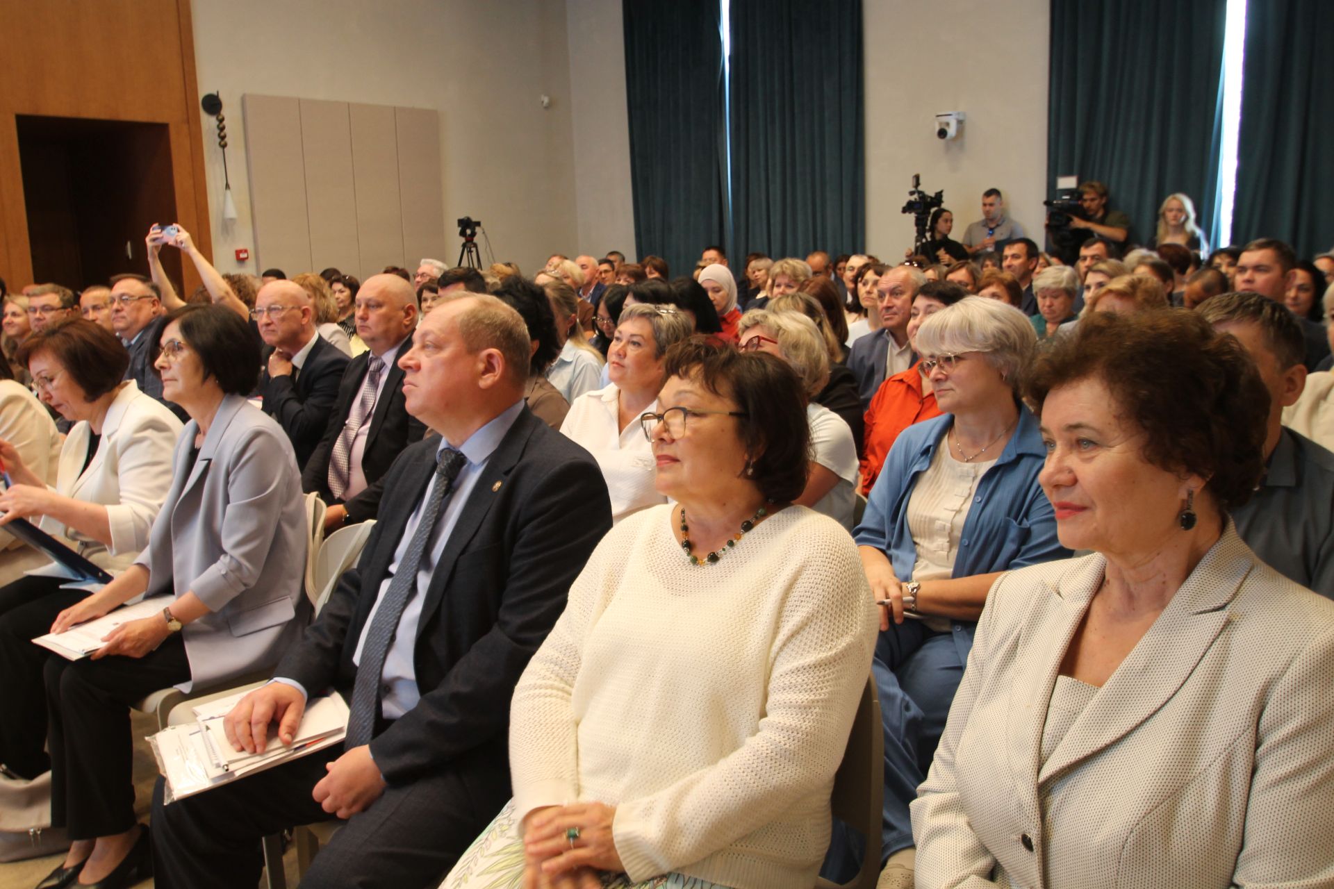 Депутатлар сайлау көне билгеле: Татарстанда меңнәрчә участок эшләячәк