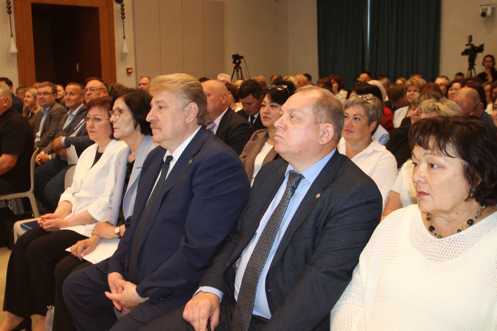 Депутатлар сайлау көне билгеле: Татарстанда меңнәрчә участок эшләячәк