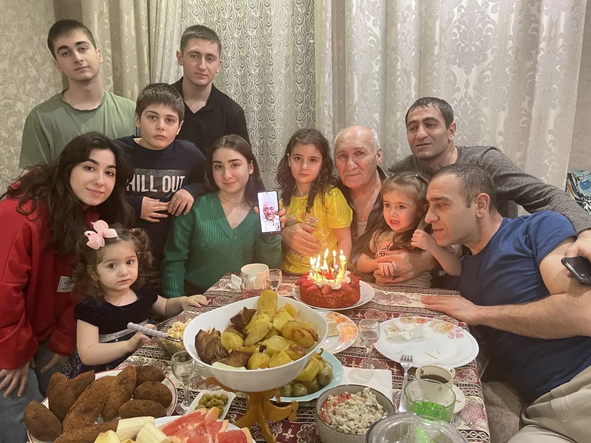 Татарстанда яшәүче әрмән гаиләсе: милли традицияләрне саклап, татулыкта яшиләр