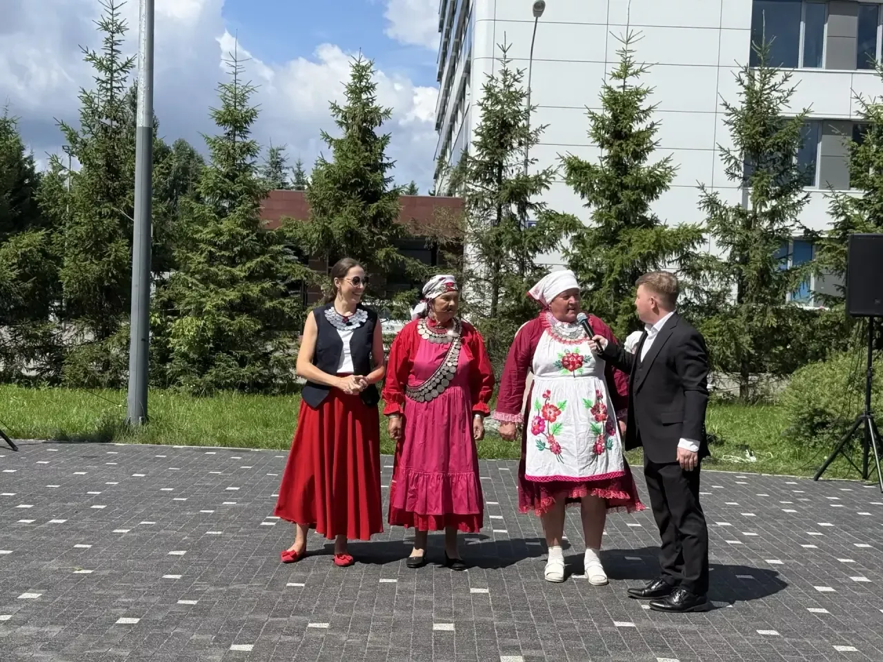 Медиа-Питрау: Питрау чәйләре белән сыйланып, түгәрәк уенда катнаштык