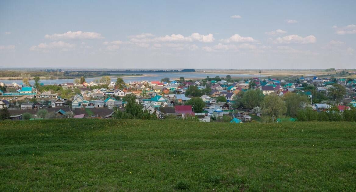 Күрше хакы һәм күрше үрнәге: авыл тормышыннан юмористик язма