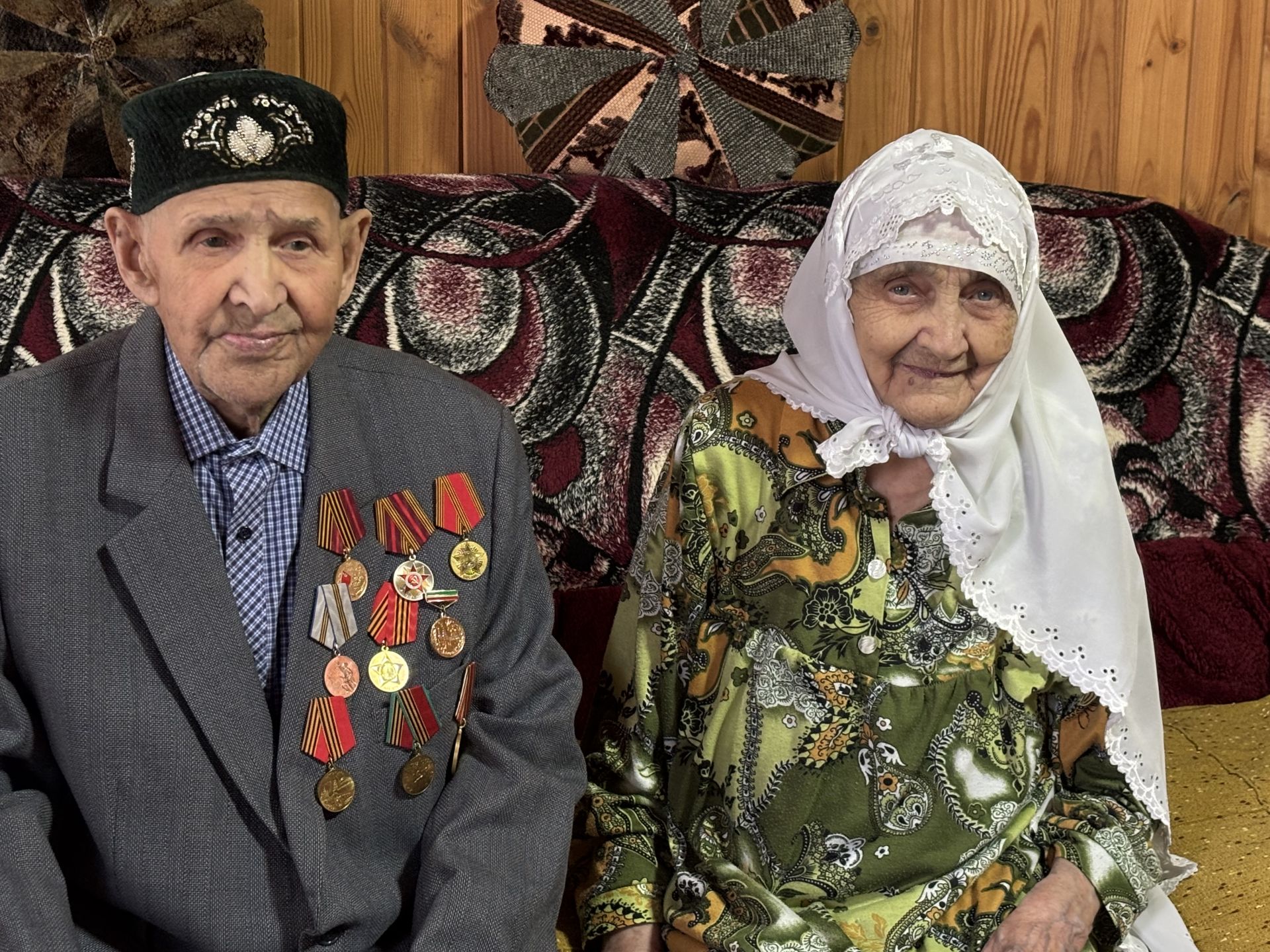 95 яшьлек Шәрифҗан ага: «10 яшемдә әтине сугышка озаттым»