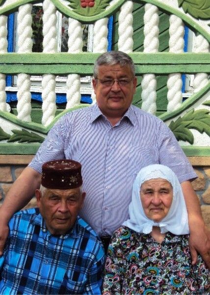«Бер әтидә мең шәхес»: Зиннур Хөснияр турында якыннары һәм танылган шәхесләр нәрсә сөйли?