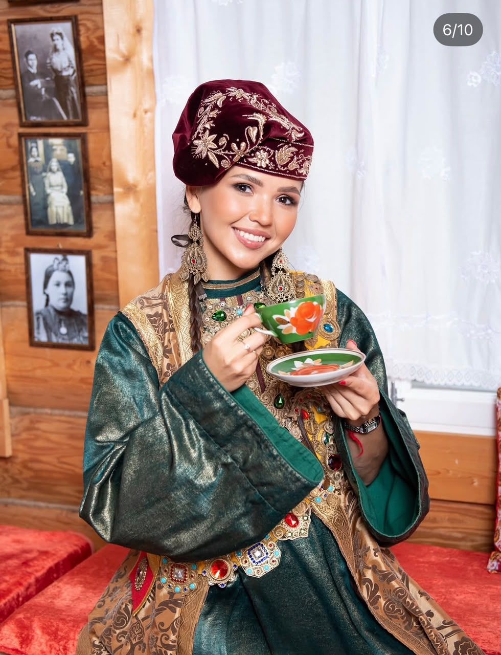 «Серле сандык» ябылмый: Алсу Әгьләмова милли гореф-гадәтләрне барлап йөри