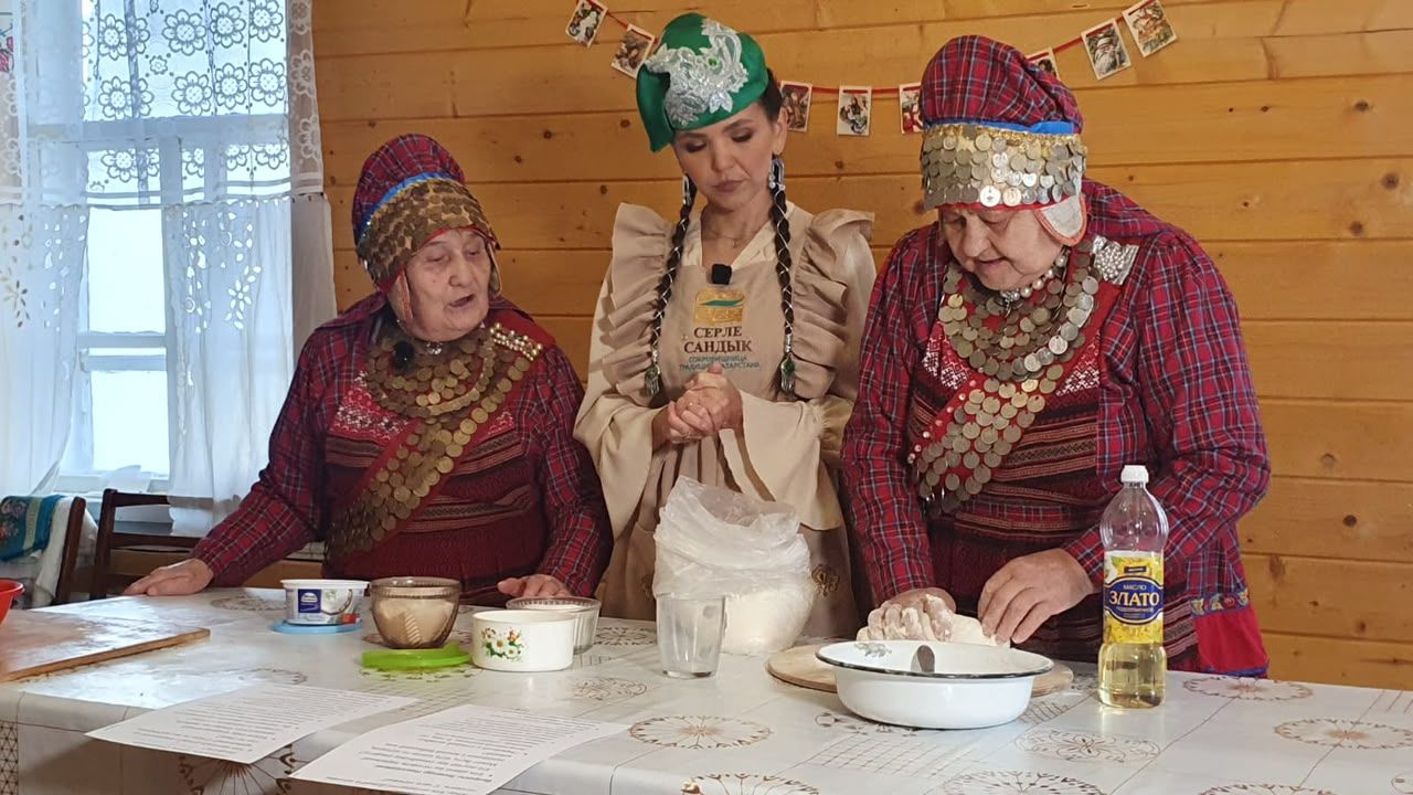 «Серле сандык» ябылмый: Алсу Әгьләмова милли гореф-гадәтләрне барлап йөри