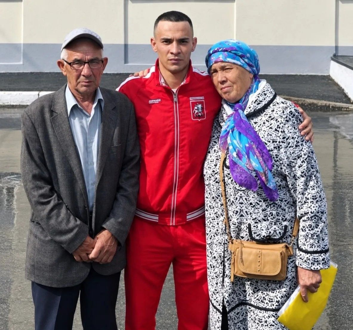 Телефоннан хәбәр көткән өч ел: «Без аны һаман көтәбез»