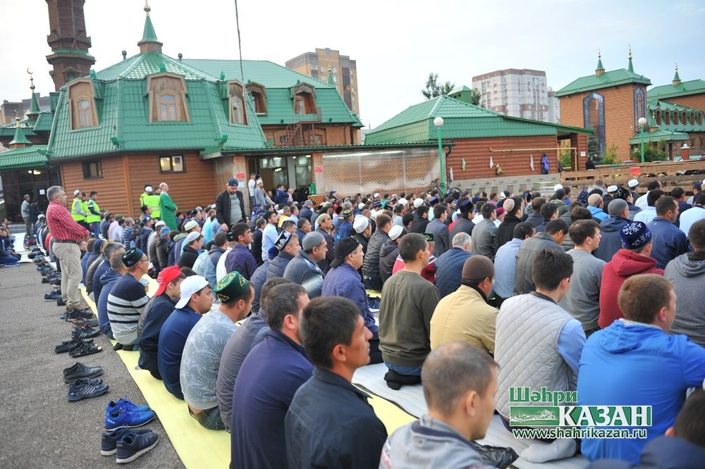 «Казан нуры» мәчетендәге Корбан гаетеннән ФОТОРЕПОРТАЖ