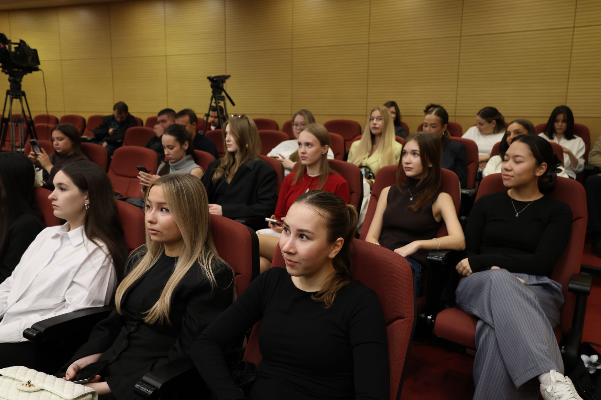 Россия-Индия форумы уңаеннан үткәрелгән матбугат конференциясе