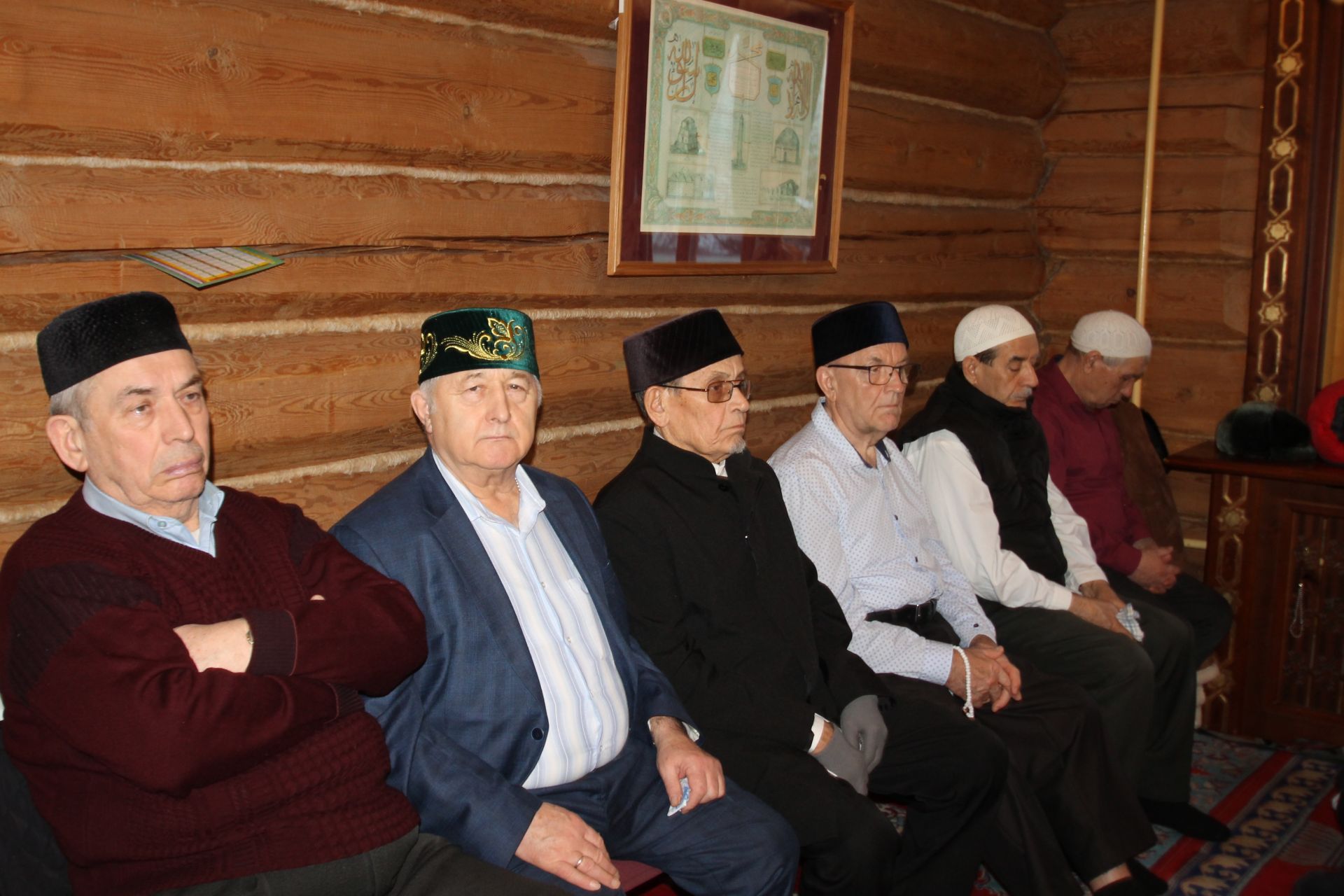 Казанның Яңа Савин районындагы «Казан нуры» мәчетендә Ураза гаете колачлы итеп үткәрелде