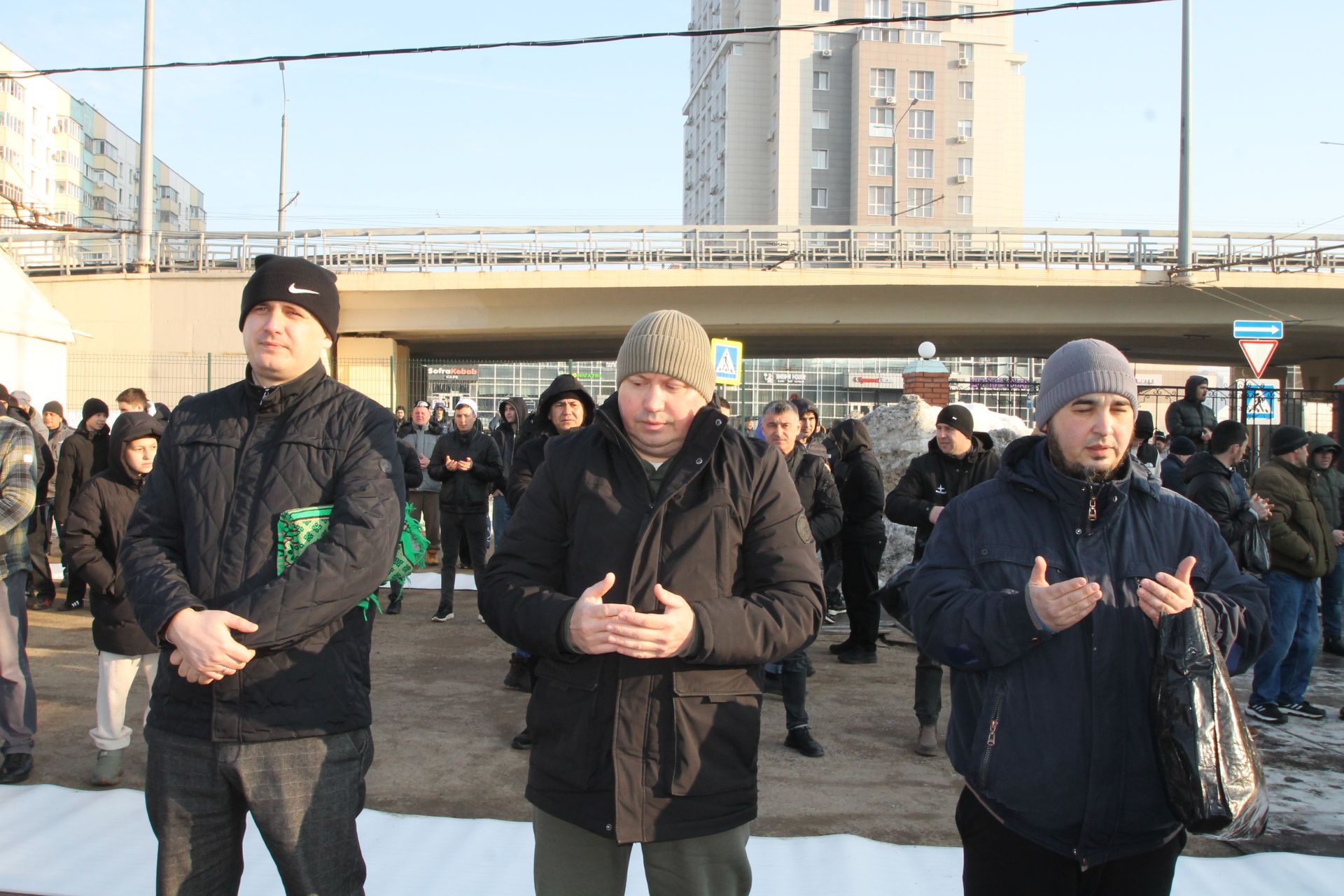 Казанның Яңа Савин районындагы «Казан нуры» мәчетендә Ураза гаете колачлы итеп үткәрелде