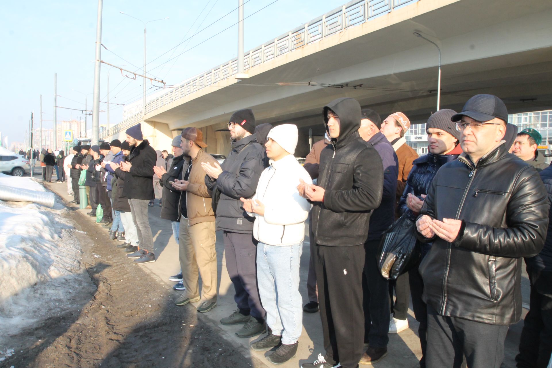 Казанның Яңа Савин районындагы «Казан нуры» мәчетендә Ураза гаете колачлы итеп үткәрелде