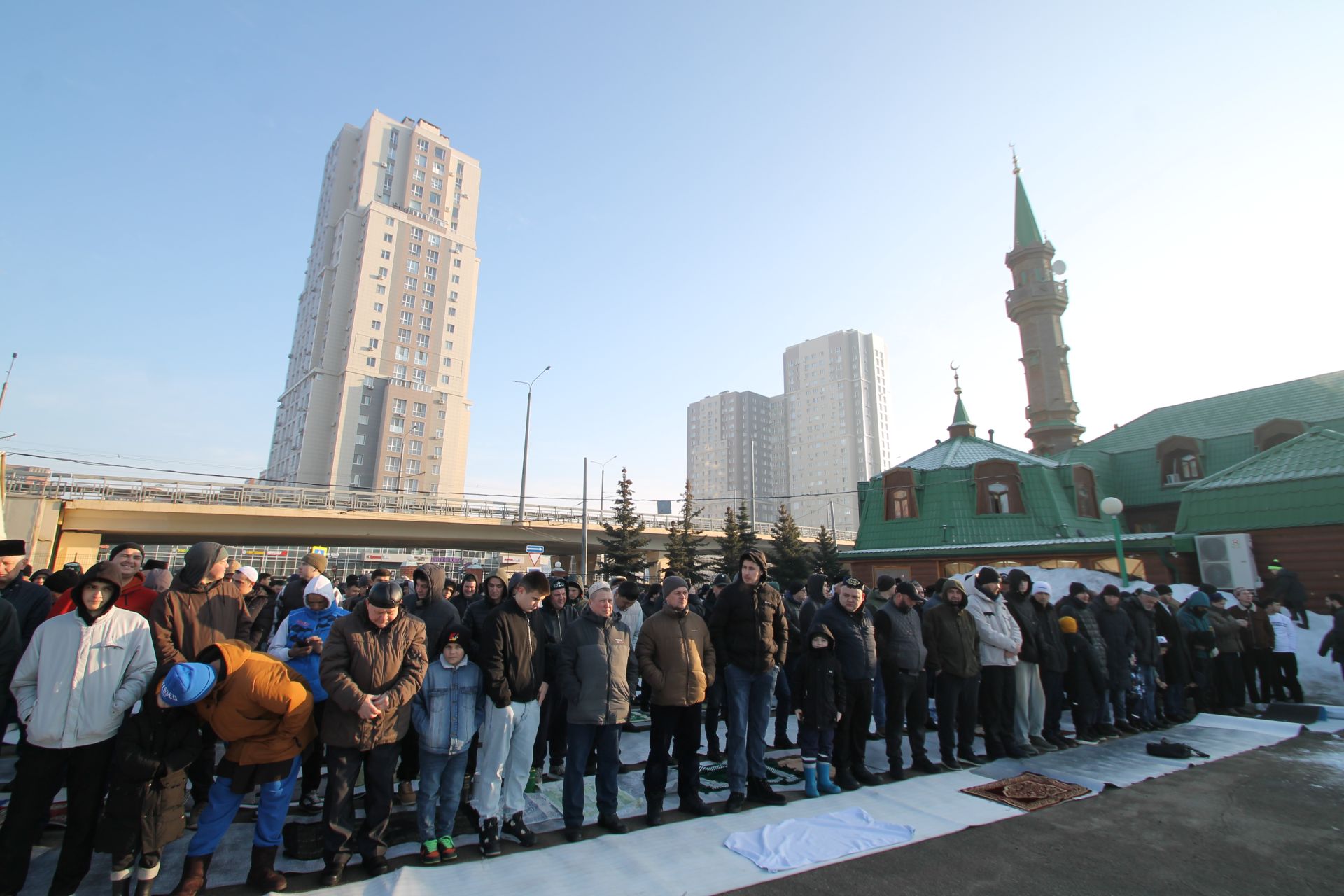 Казанның Яңа Савин районындагы «Казан нуры» мәчетендә Ураза гаете колачлы итеп үткәрелде