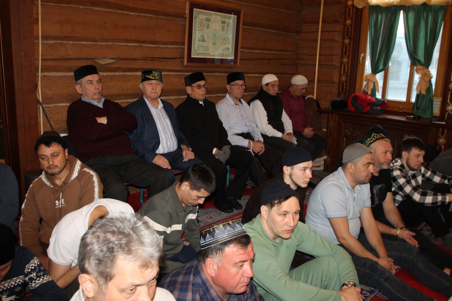 Казанның Яңа Савин районындагы «Казан нуры» мәчетендә Ураза гаете колачлы итеп үткәрелде