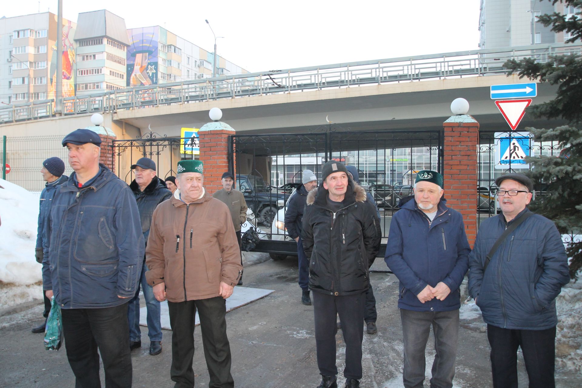 Казанның Яңа Савин районындагы «Казан нуры» мәчетендә Ураза гаете колачлы итеп үткәрелде