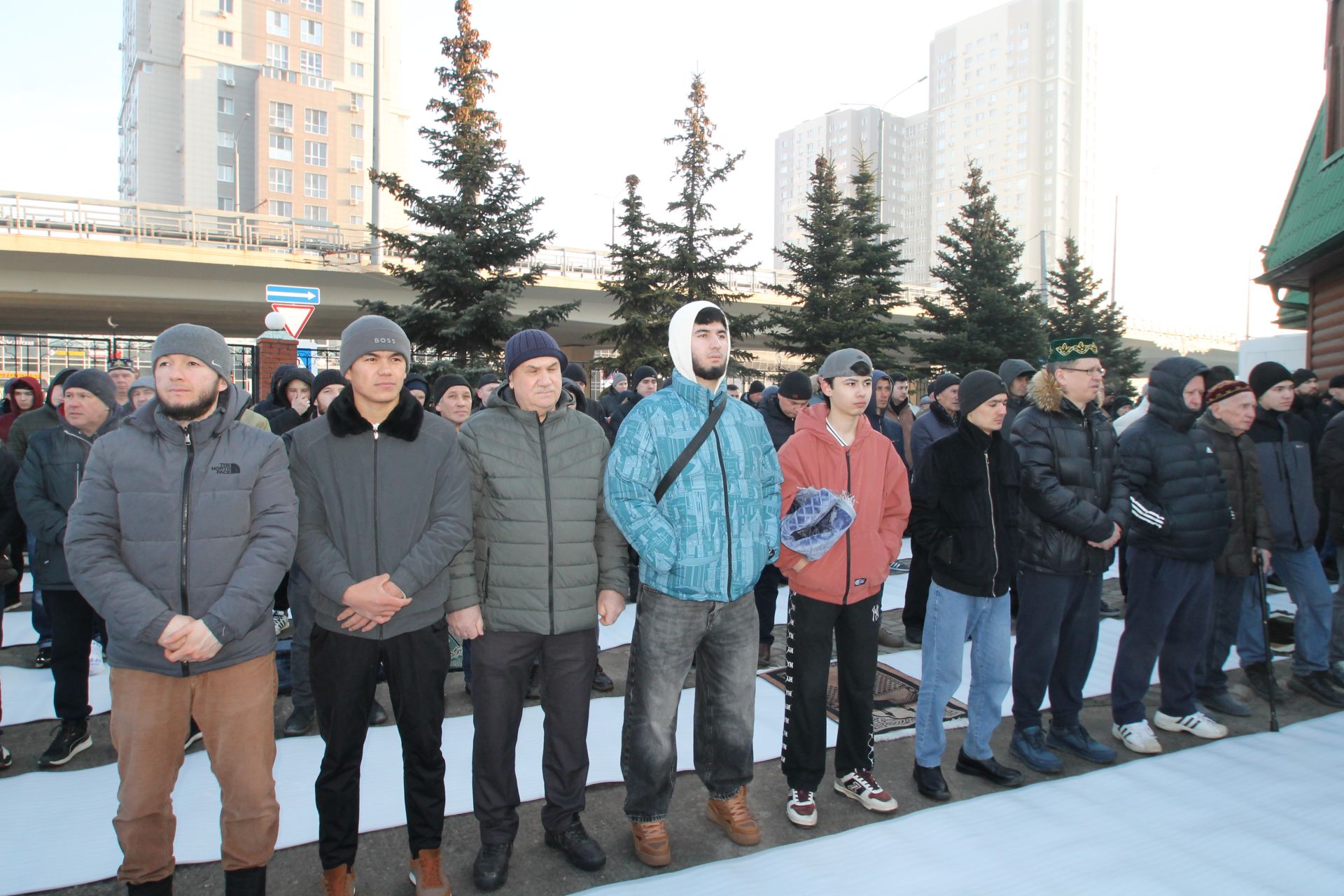 Казанның Яңа Савин районындагы «Казан нуры» мәчетендә Ураза гаете колачлы итеп үткәрелде